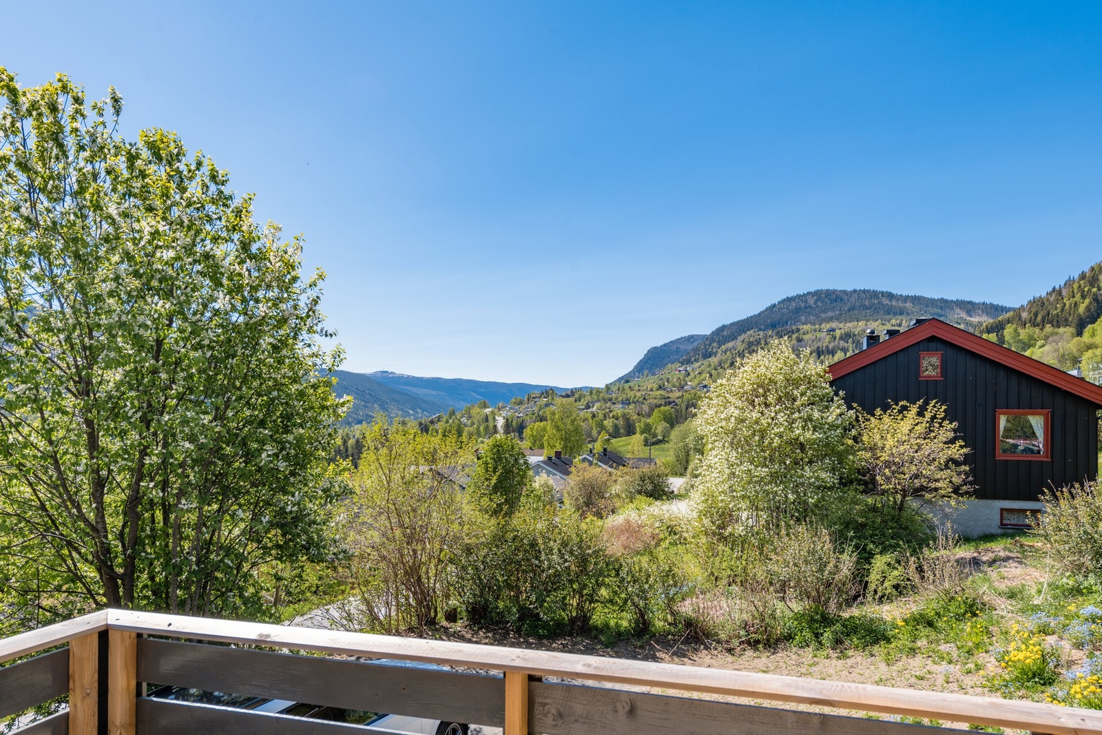 Huset har en nydelig utsikt Galleribilde