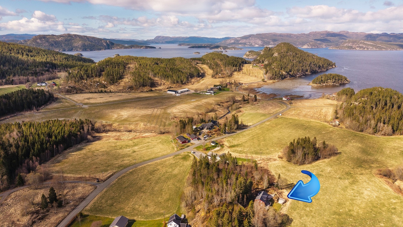 Hytte beliggende i naturskjønne omgivelser på Selnes, ca 15 km fra Namsos sentrum Galleribilde