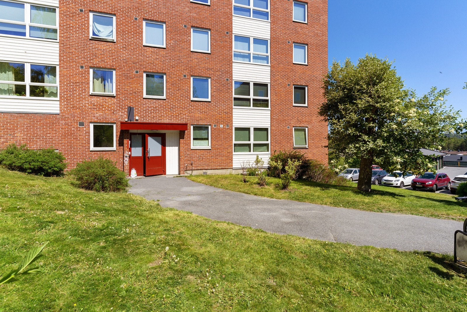 Inngangsparti. Galleribilde