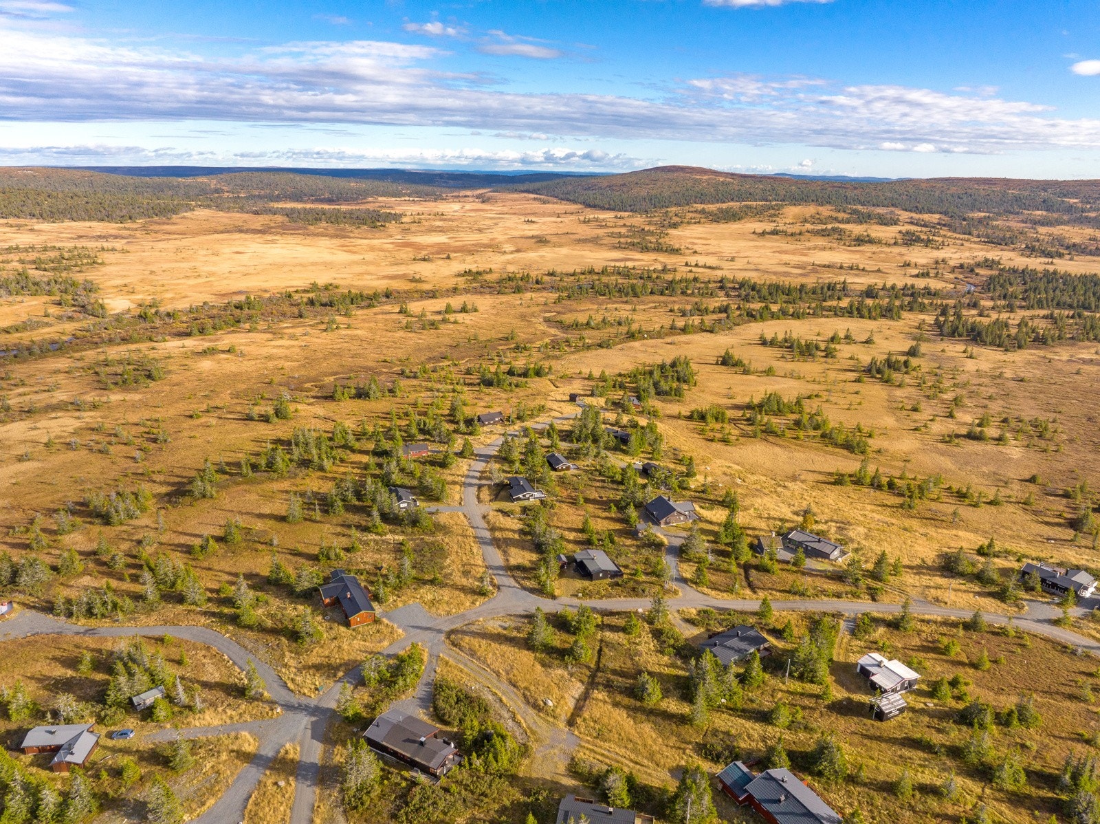 Her er du midt i et fantastisk turterreng med oppkjørt skiløype like utenfor hytta Galleribilde