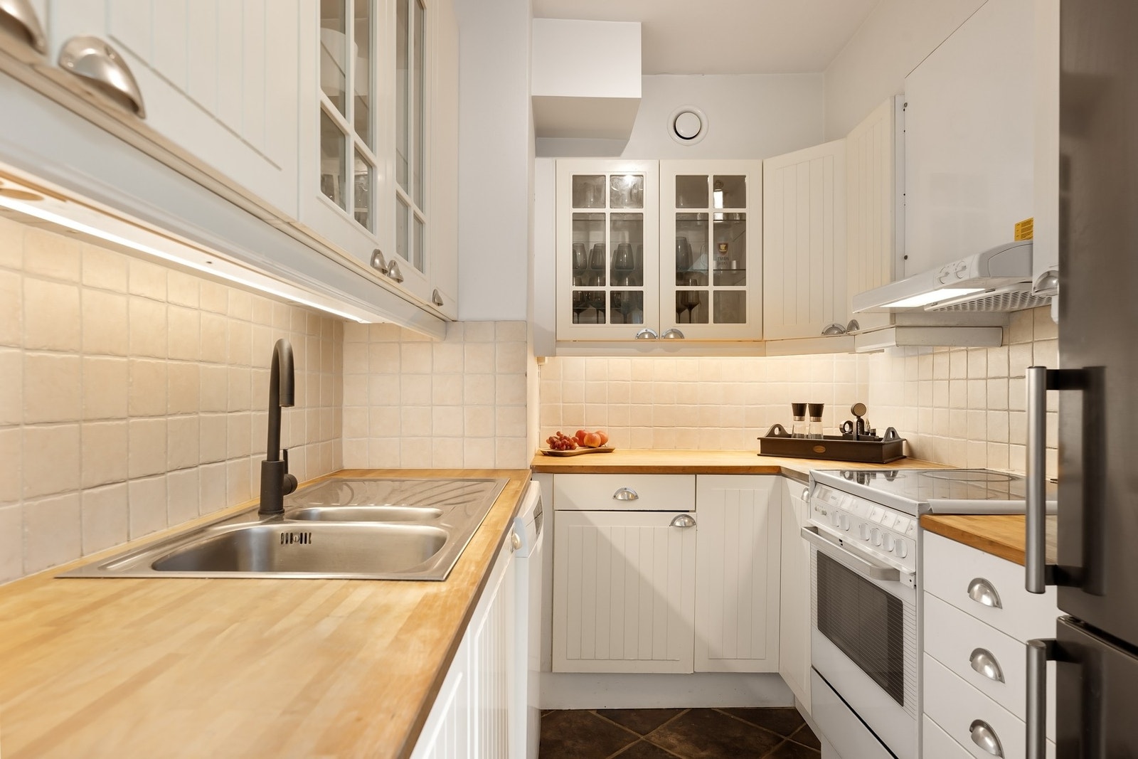 Kjøkkenet - åpen løsning mot spisestue Galleribilde