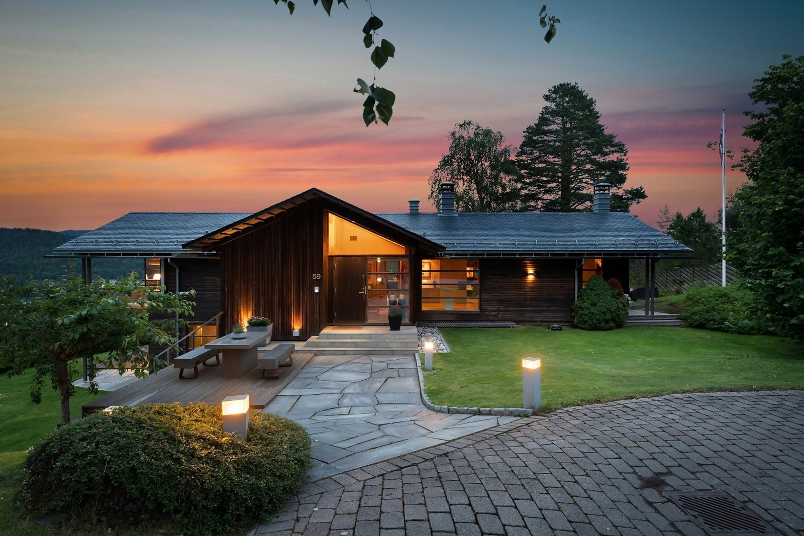 Velkommen til Børjerlia 59 - et av Lommedalens fineste og mest gjennomførte hus Galleribilde