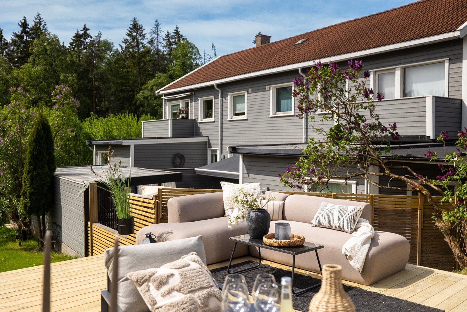 Boligen har en helt ny terrasseplatting Galleribilde