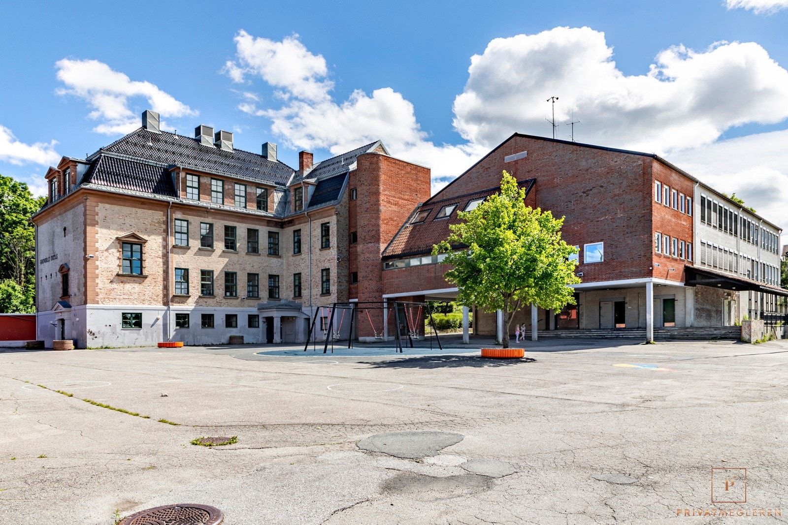 Det er ca. 500 meter å gå til Greverud barneskole. Galleribilde
