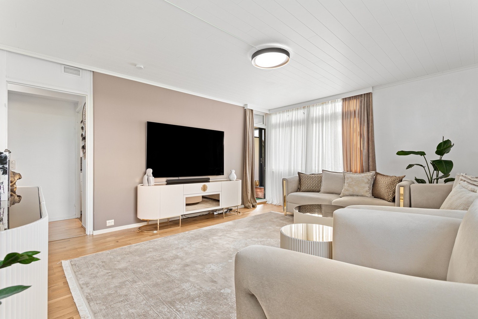 Her har man god møbleringsfrihet med stue på 21m² og separat kjøkken. Galleribilde