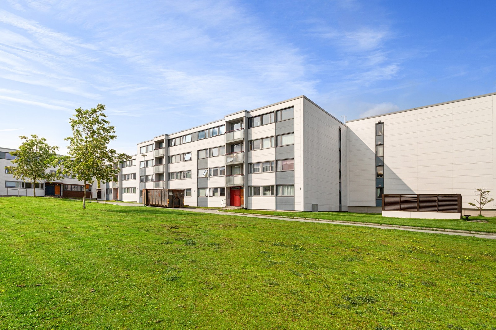 Nærområdet har fått et stort løft de siste årene med flotte fellesarealer, metrobuss med hyppige avganger og fine møteplasser. Galleribilde