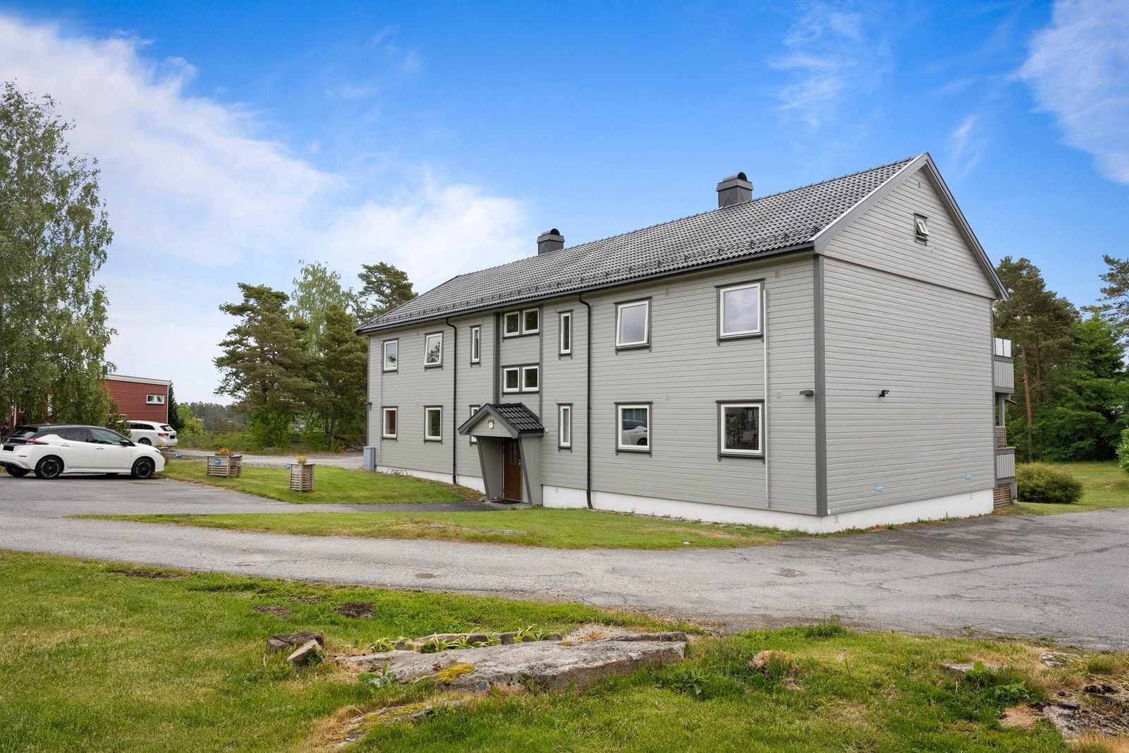 Trollsvingen 4 er beliggende med kort avstand til lysløype, skole, barnehage og dagligvare Galleribilde