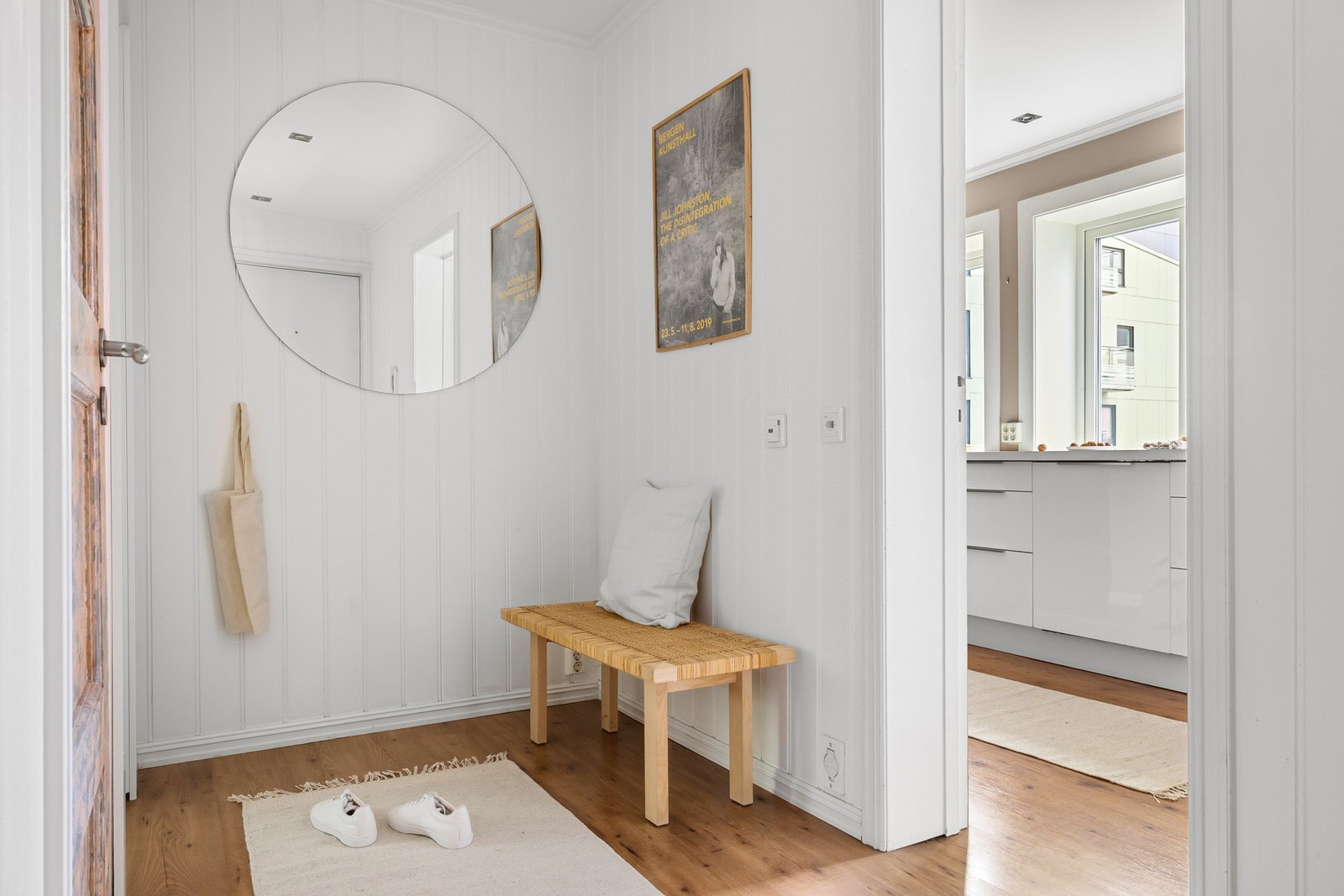 Perfekt beliggende, selveiende 3-roms med kort vei til BI, UIB, HVL. Galleribilde