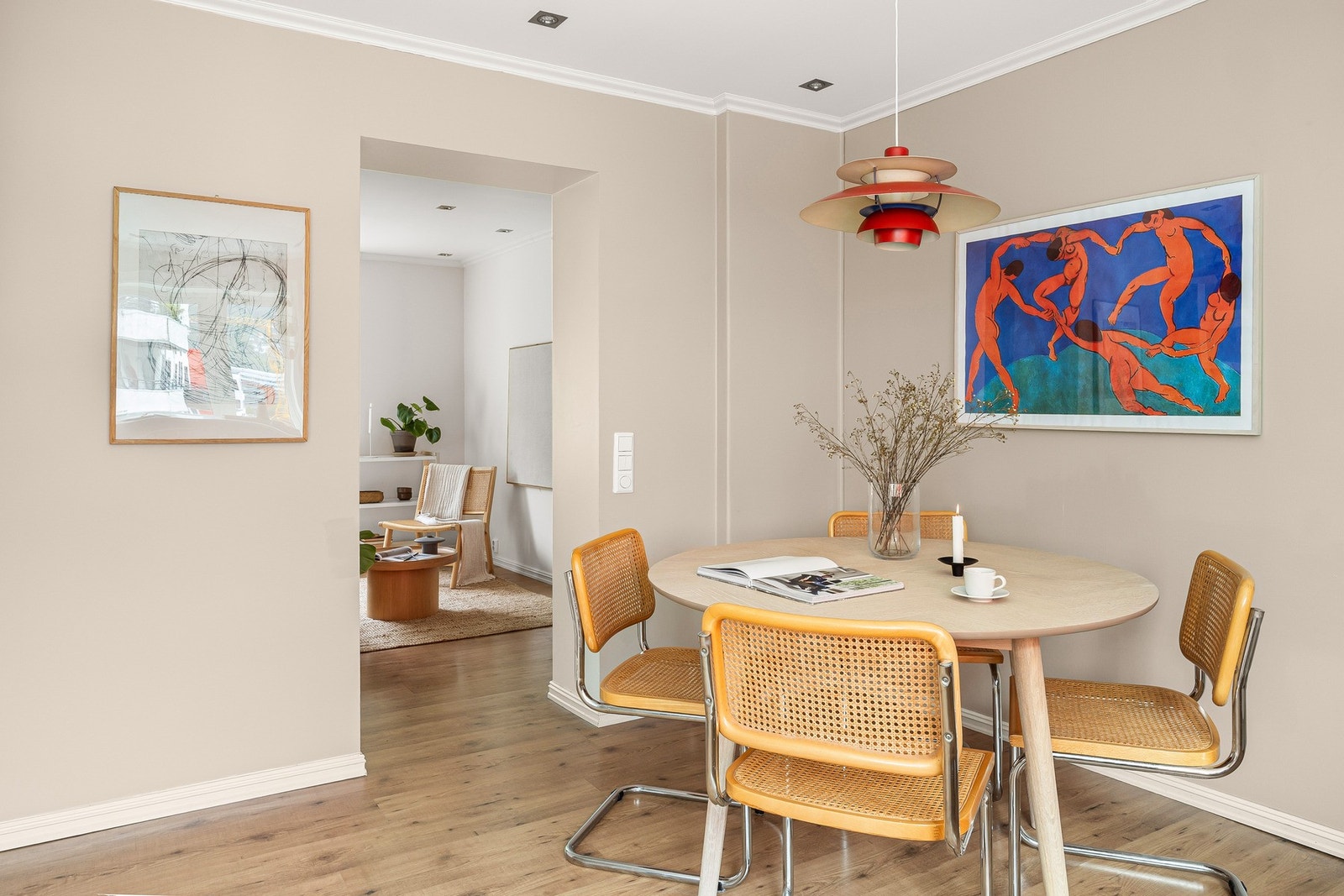 Det er også god plass til å innrede med spisebord, så dette er et koselig og sosialt kjøkken. Galleribilde