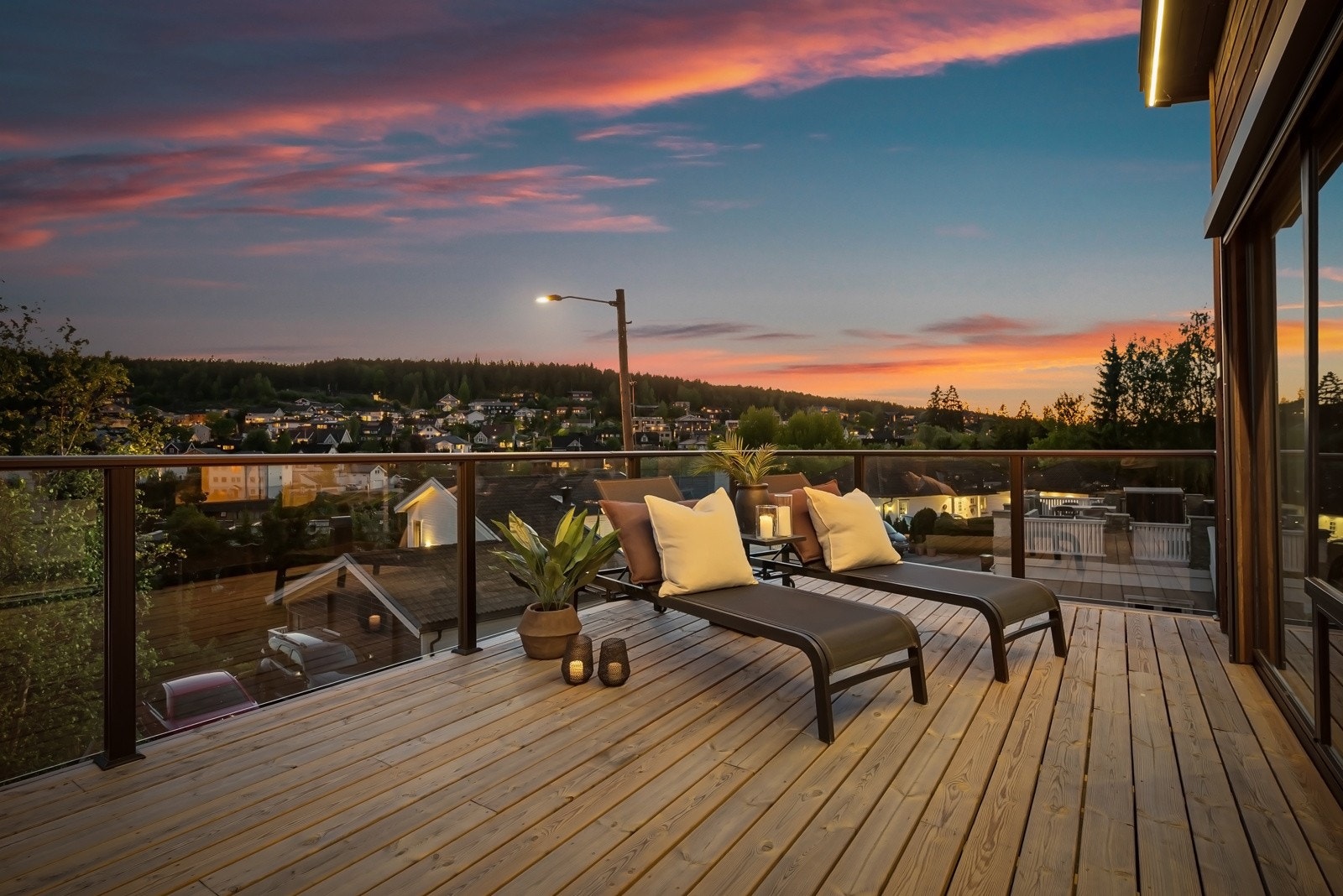 God plass til generøst utemøblement. Galleribilde