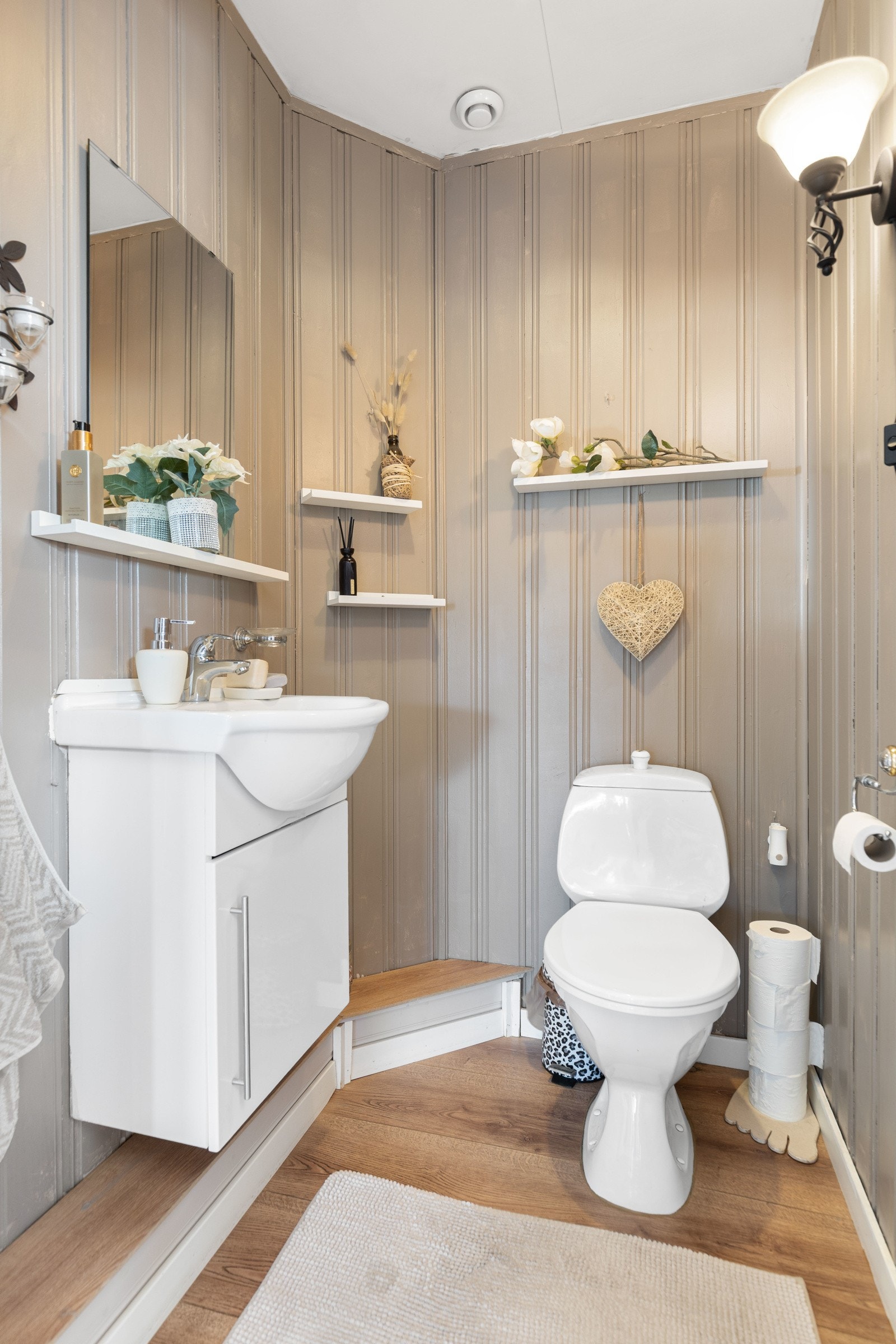 WC-rom som ligger i entreen. Galleribilde