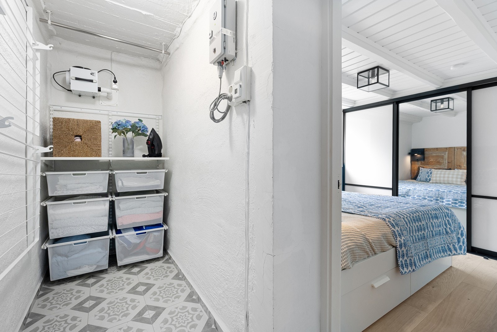 Praktisk bod med opplegg for vaskemaskin Galleribilde