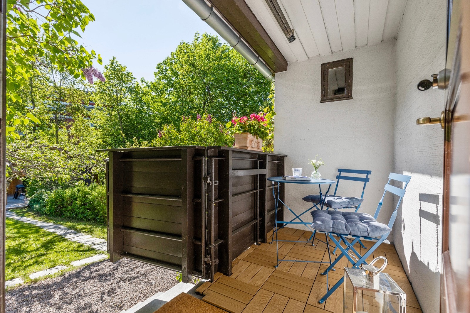 Utgang til østvendt terrasse på 3,4 kvm Galleribilde