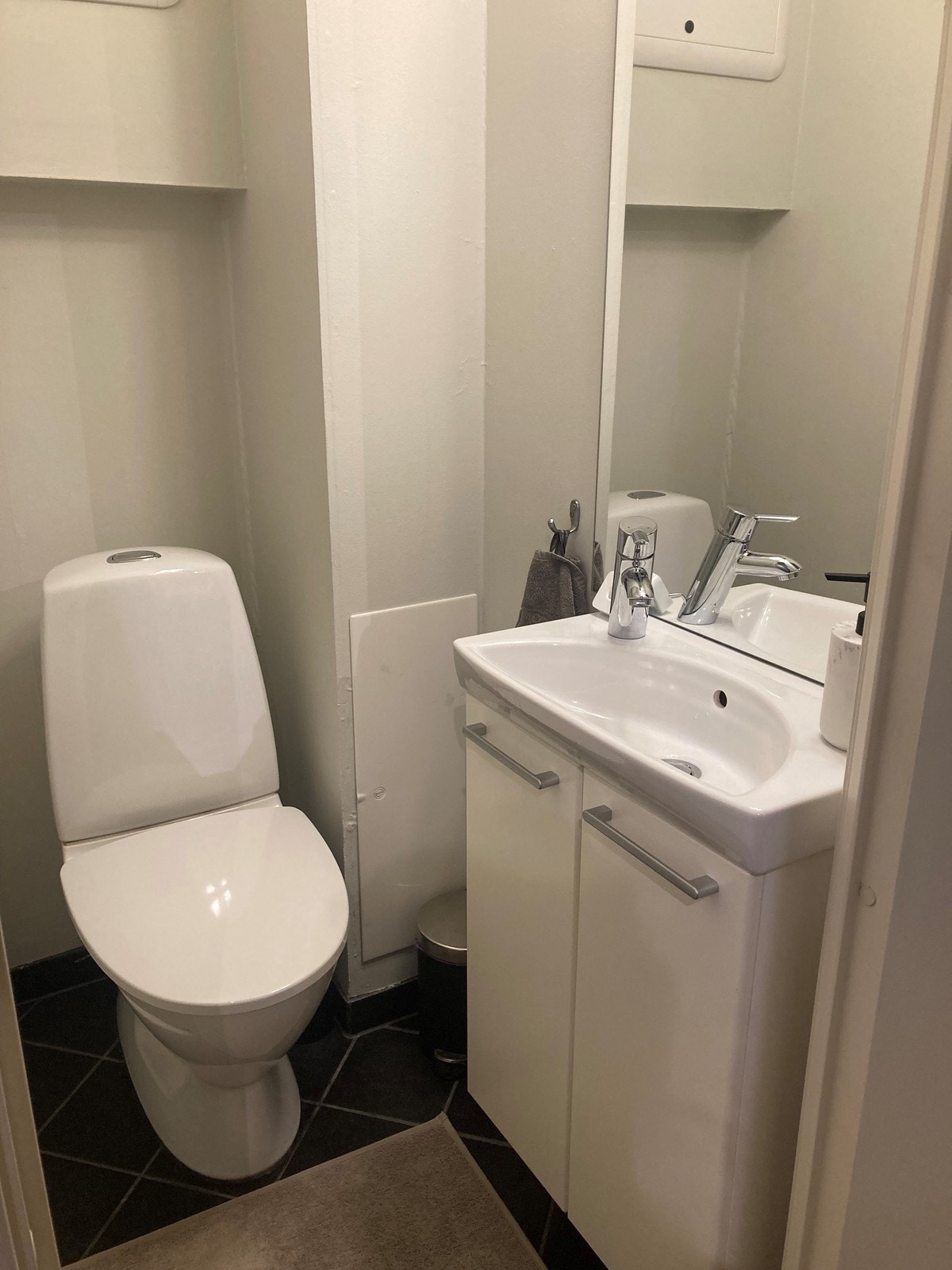 Det er eget bad og eget Wc-rom. Galleribilde