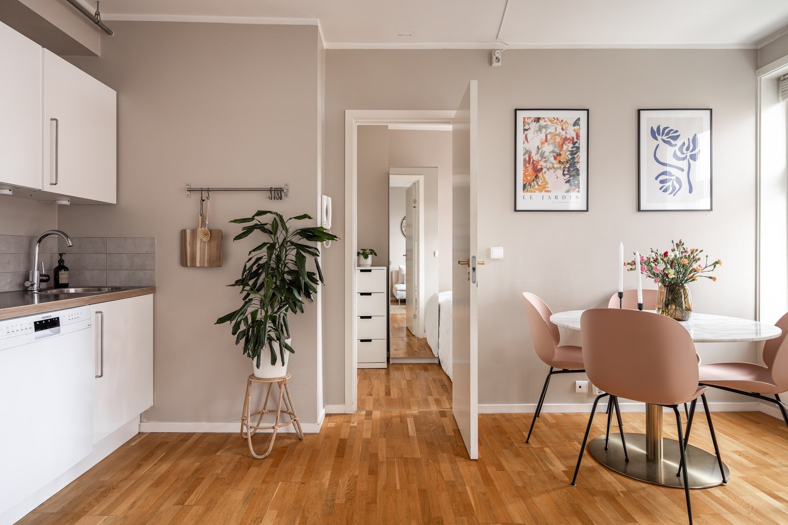 Stue/kjøkken. Galleribilde