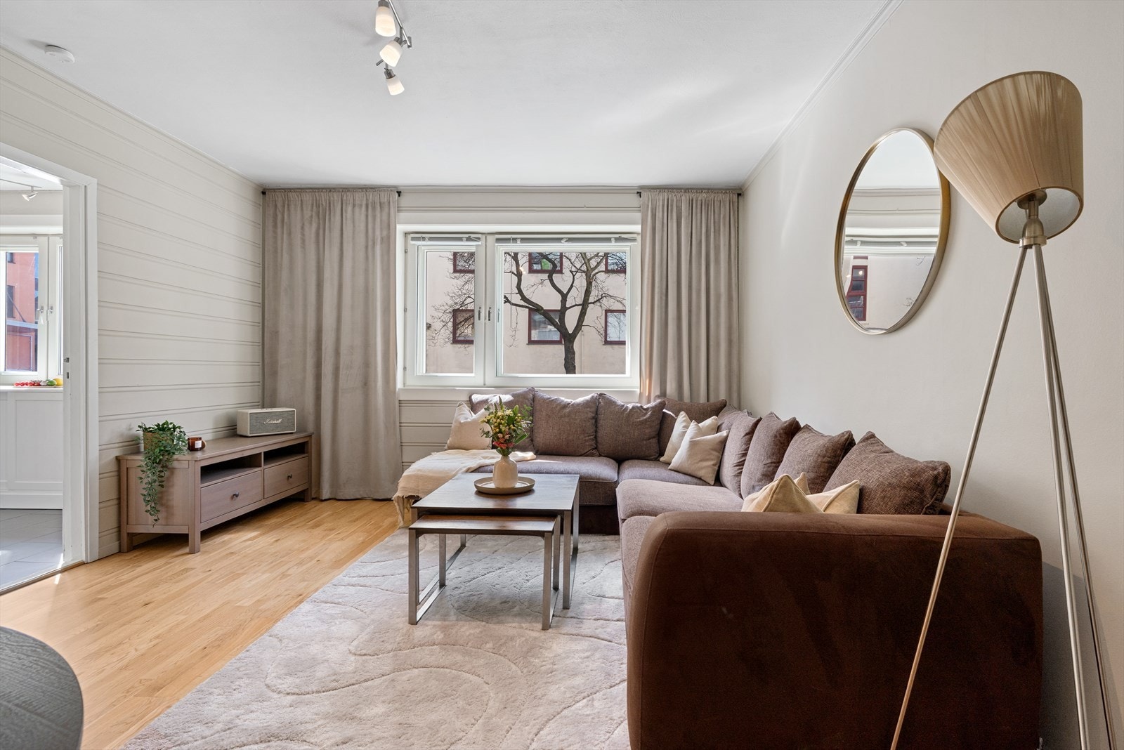 - Romslig stue på 18,9 m² - Galleribilde