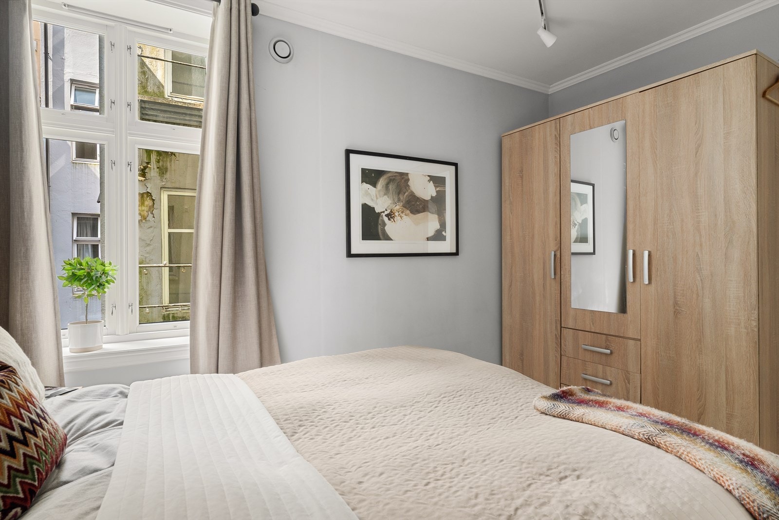 Her er det plass til å innrede med seng, garderobe og annen ønsket innredning. Galleribilde