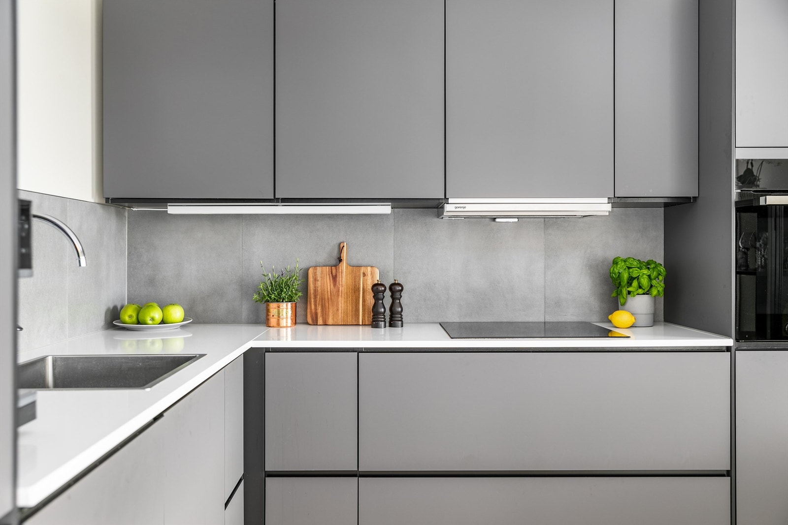 Kjøkkenet bærer preg av forsiktig bruk og er velholdt. Galleribilde