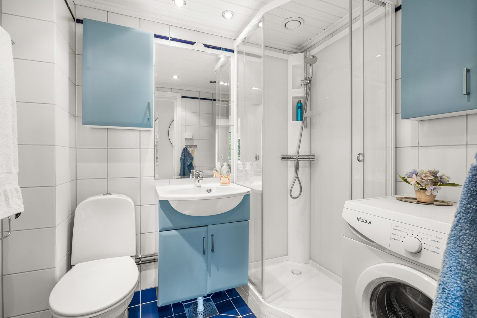 Det ble satt inn dusjkabinett i 2024. Galleribilde