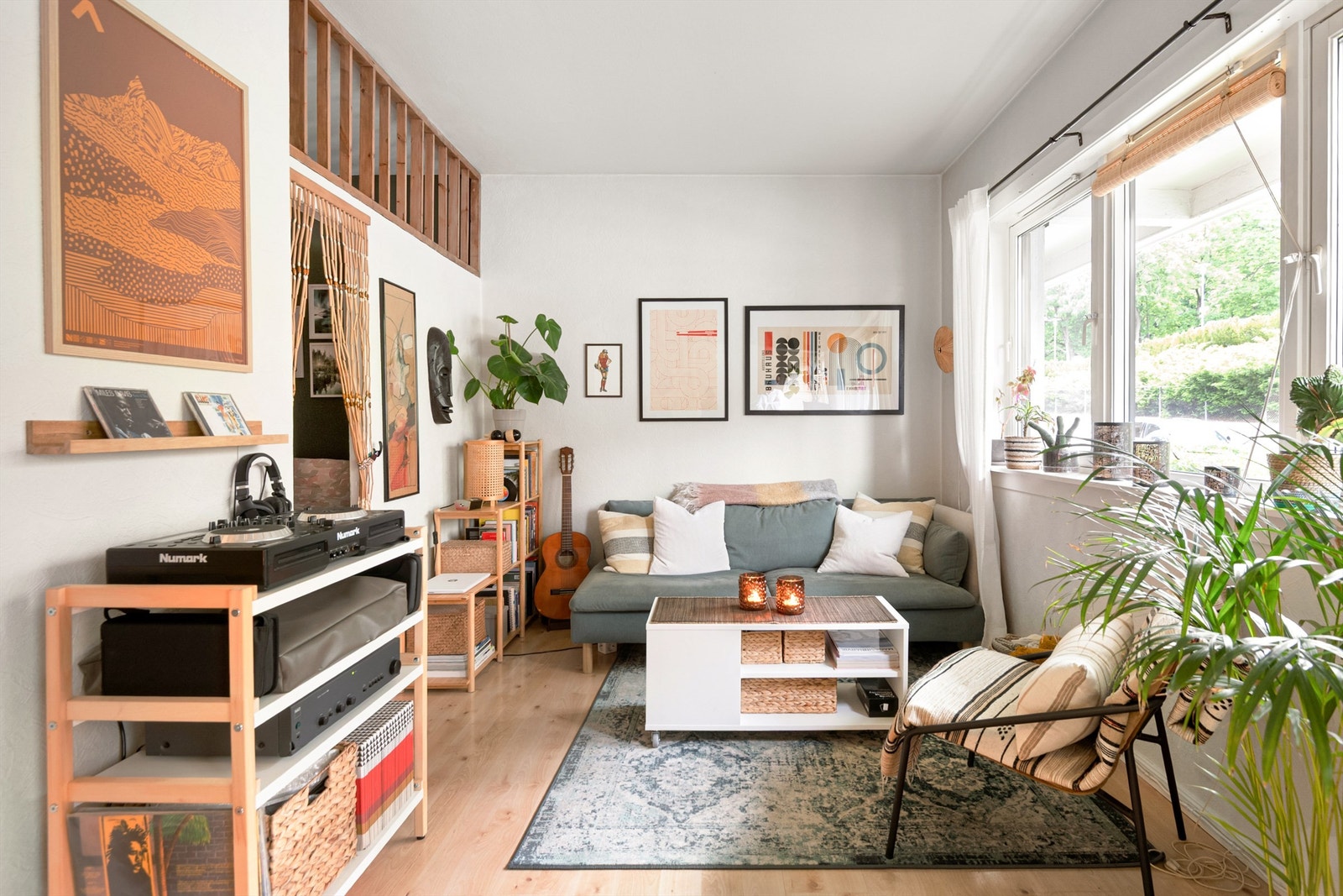 Velkommen til Vossegata 30 og denne koselige og plasseffektive 1-roms selveierleiligheten med alkove. Presentert av Christoffer S. Akerjordet og Krogsveen Galleribilde