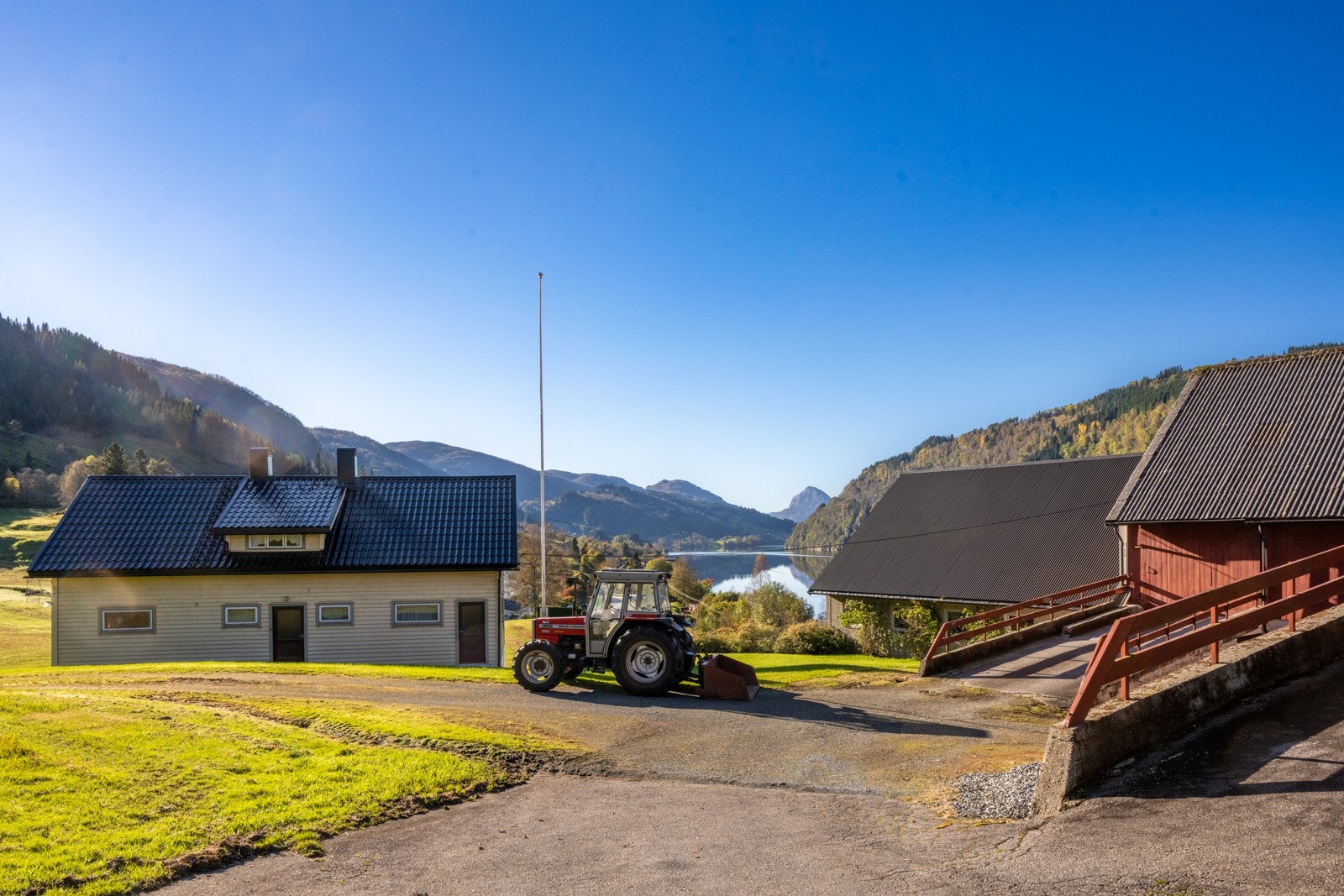 Gårdstunet bilde 1 Galleribilde