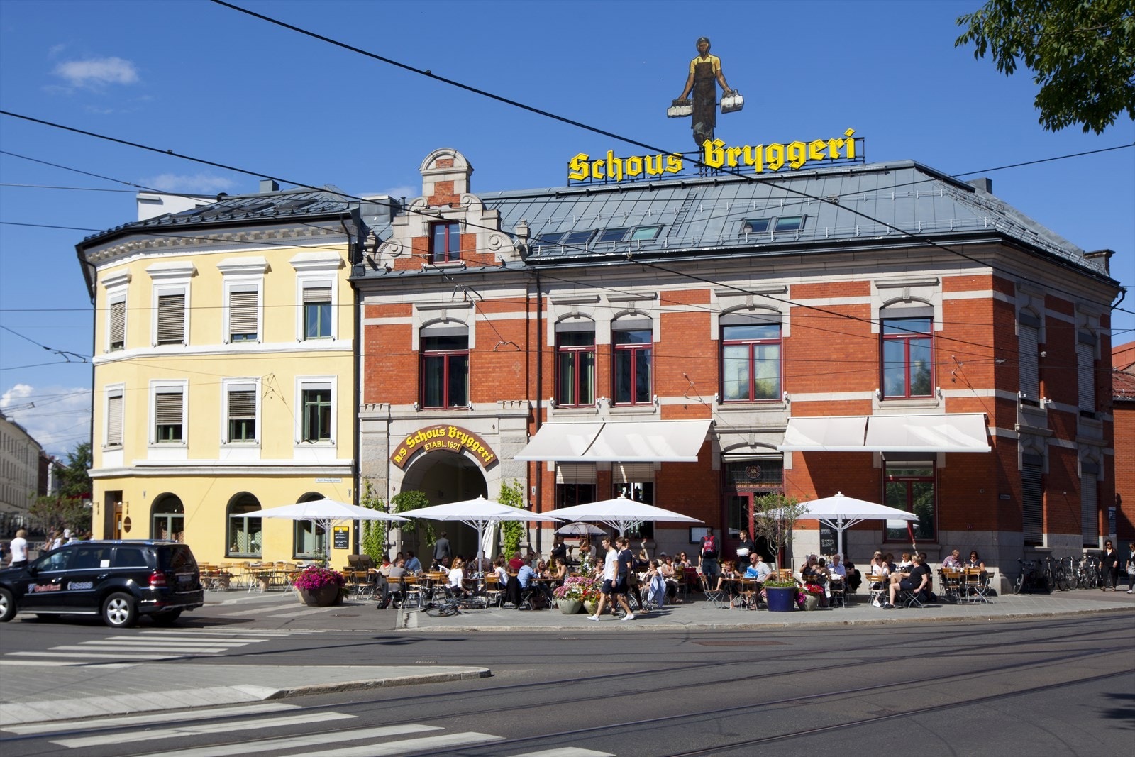 Populære Schous Mikrobryggeri rett ved. Galleribilde