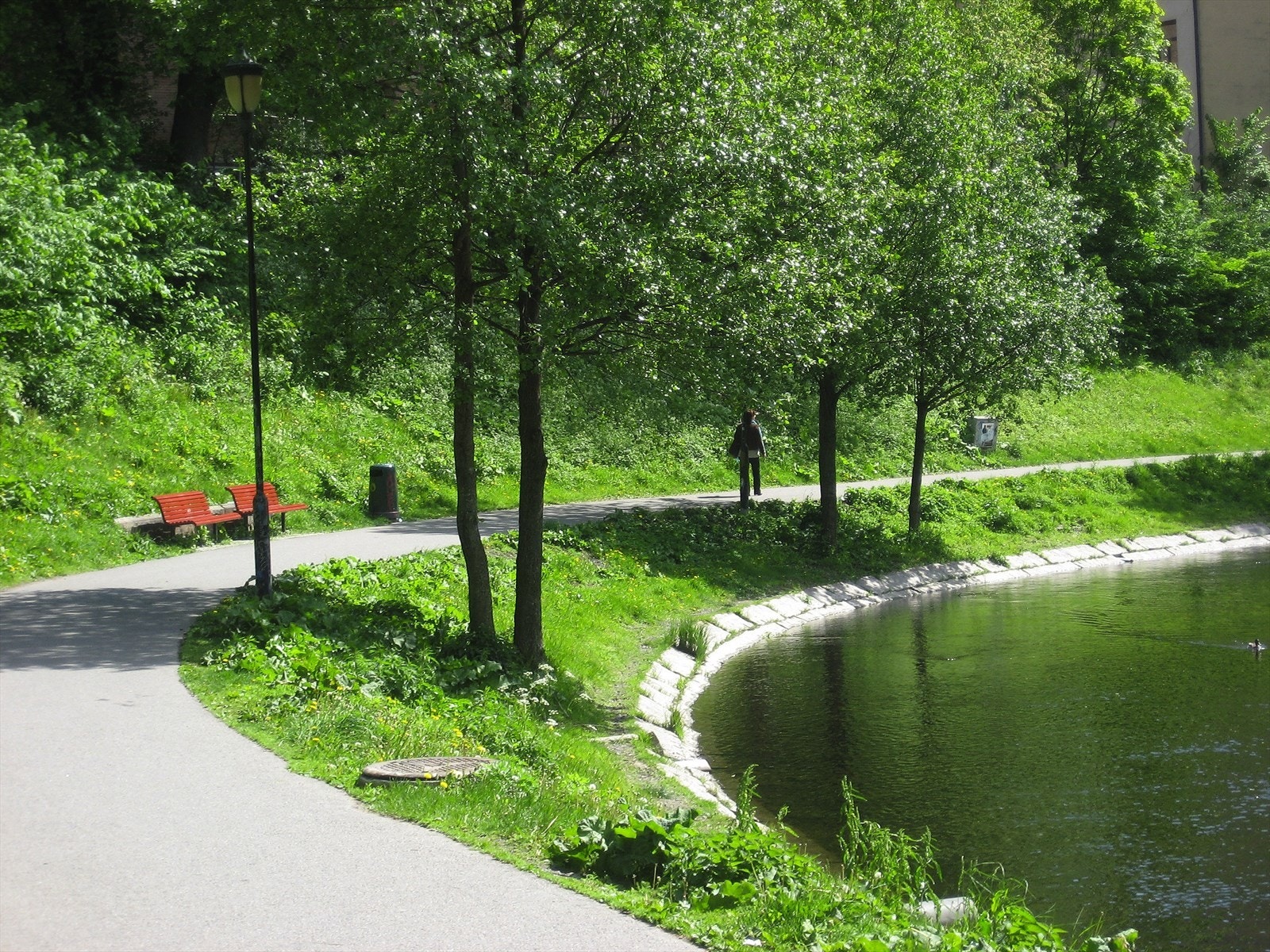 Ca. 150 meter til Akerelva med flotte turstier oppover Grünerløkka, Nydalen, Frysja og videre til Maridalsvannet. Galleribilde