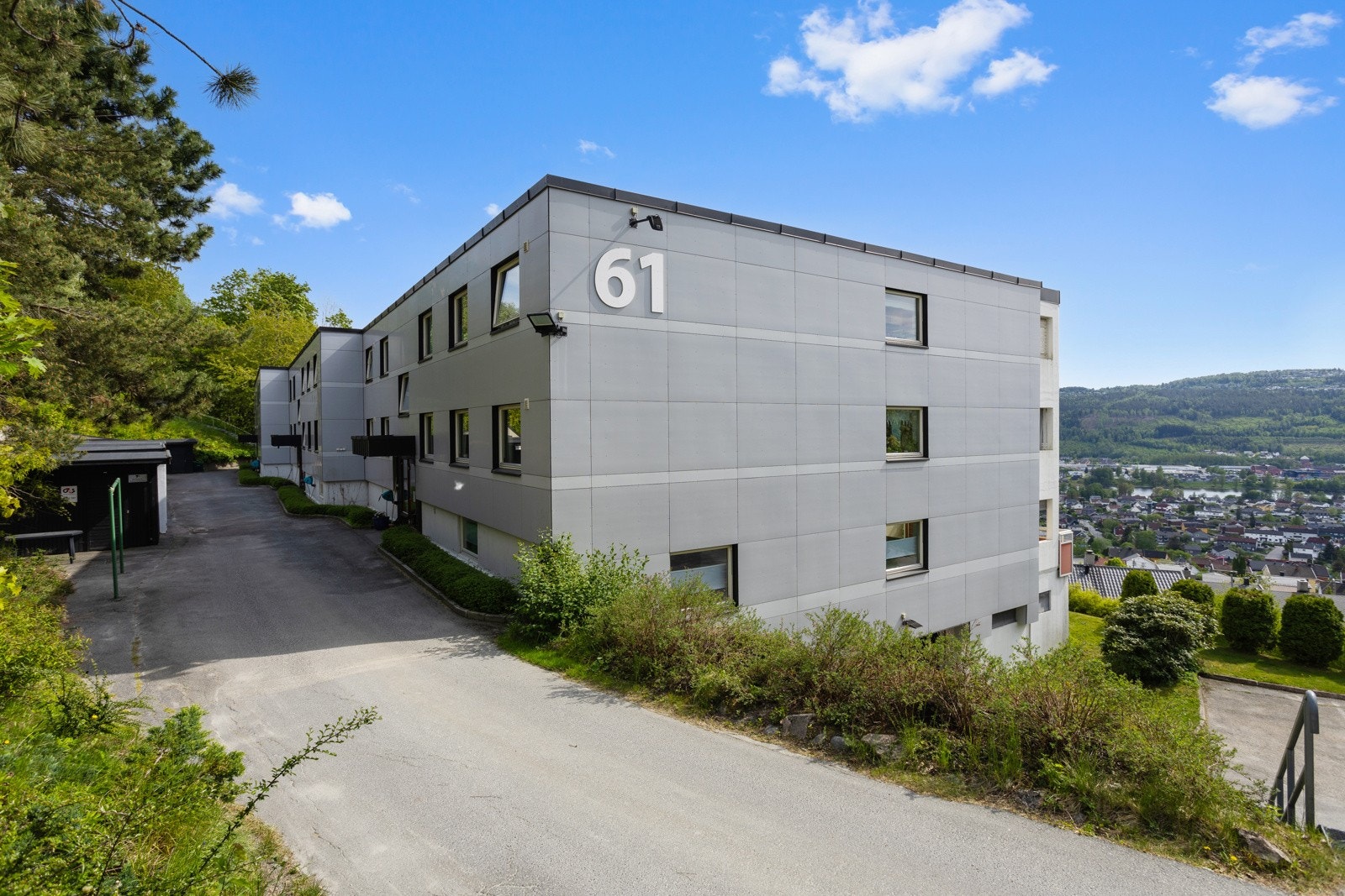 Utvendig bod på ca. 5 kvm medfølger leiligheten Galleribilde