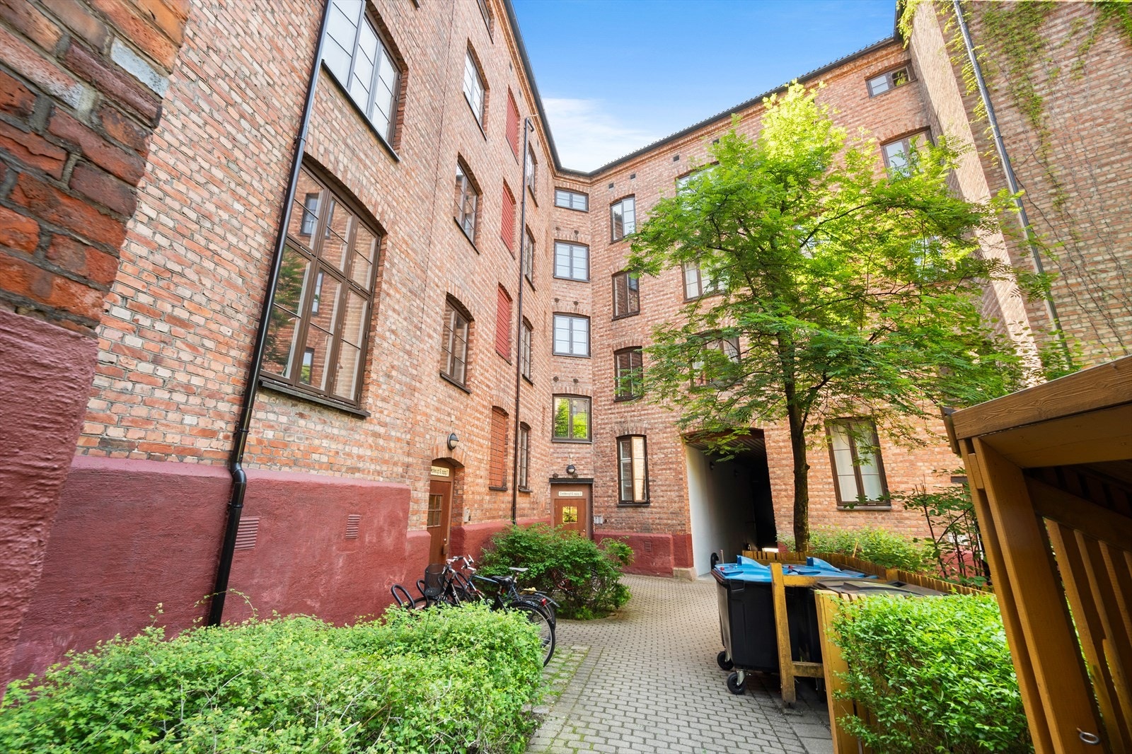 Leiligheten ligger i et populært borettslag, i en av de kjente Gråbeingårdene Galleribilde