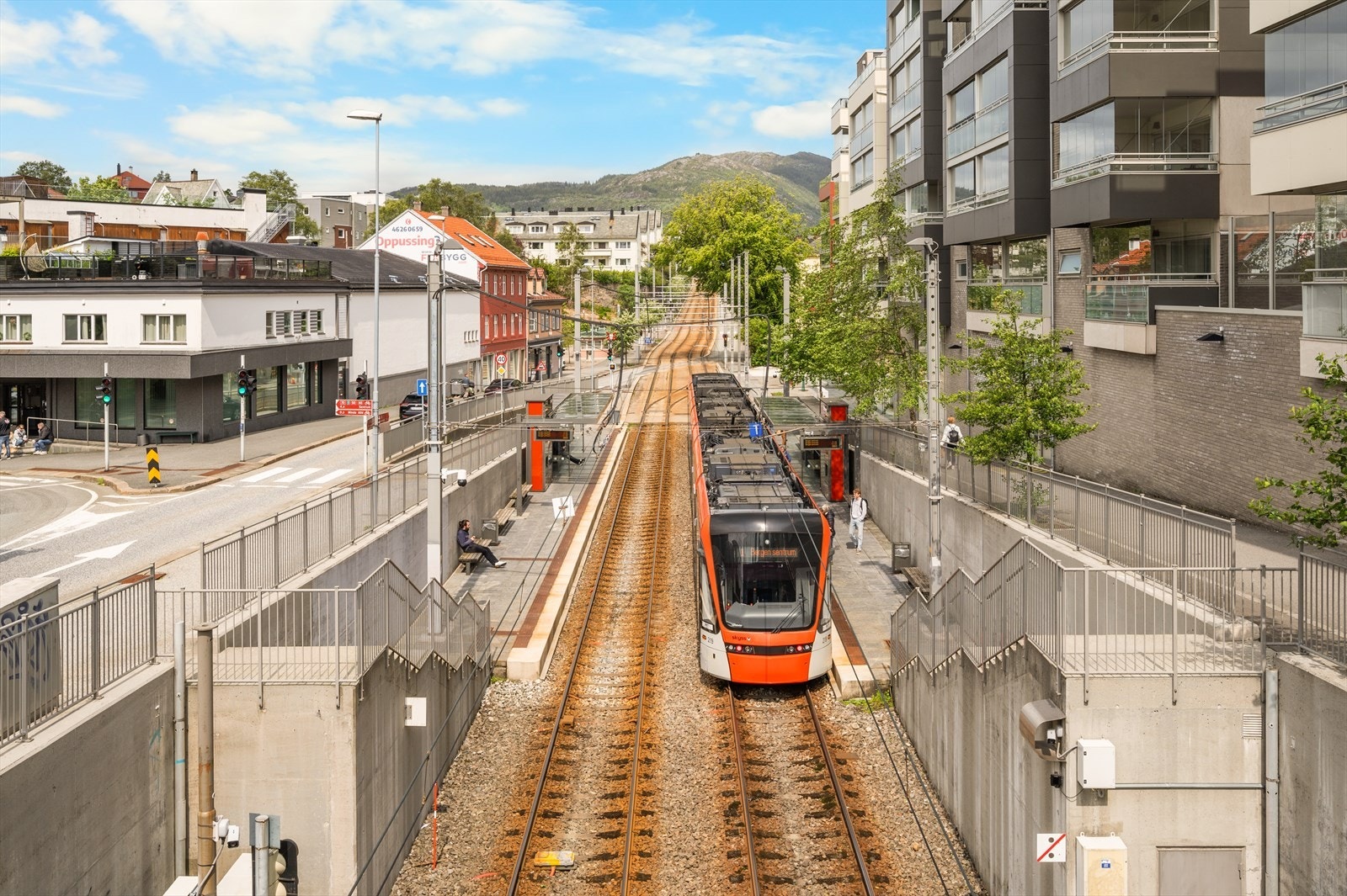 Det er kort vei til Bybanestopp på Wergeland Galleribilde