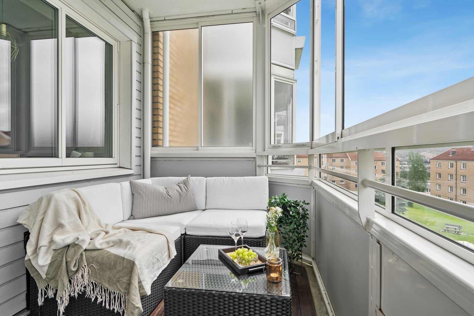 Godt med plass til sofagruppe og tilhørende møblement. Galleribilde