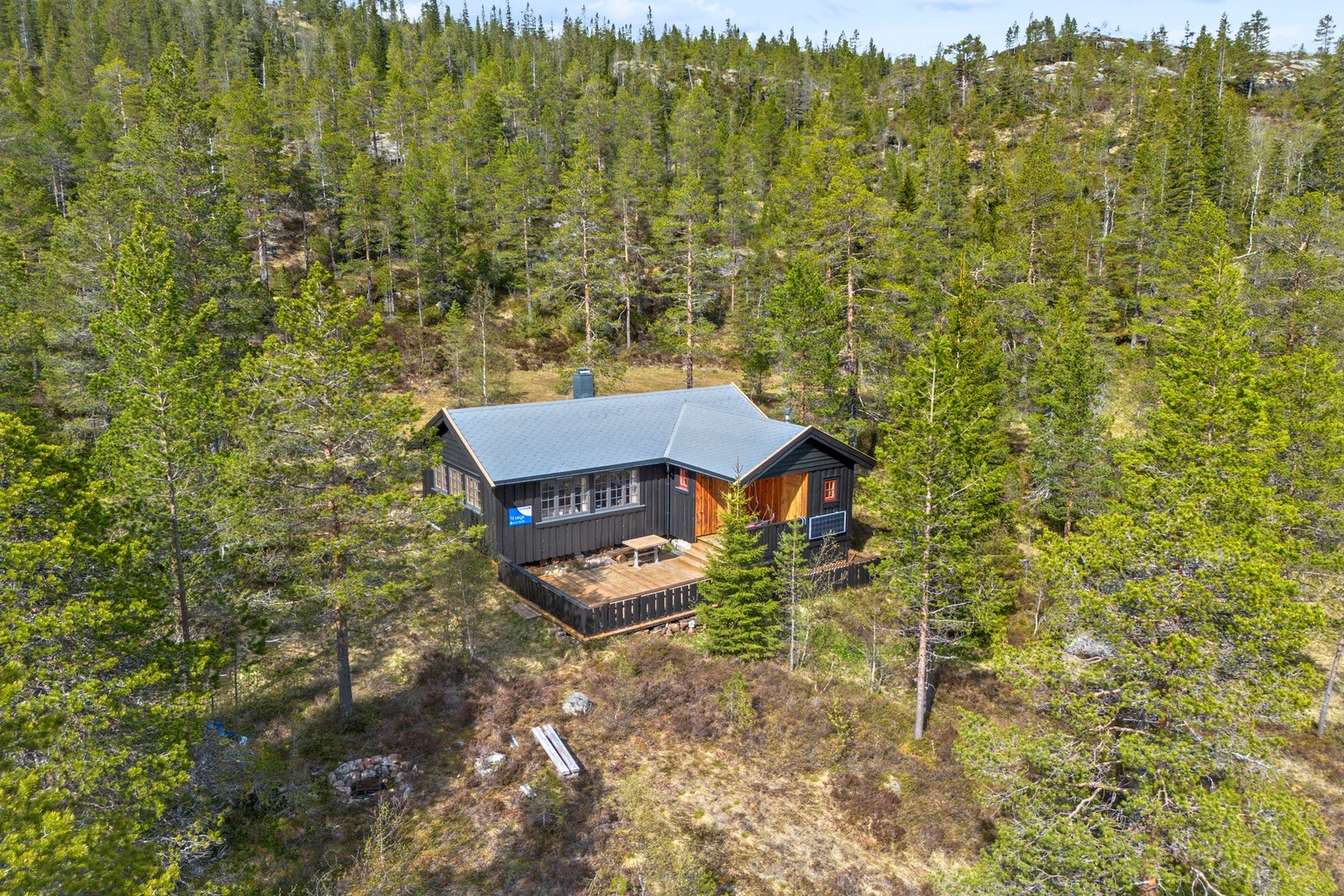 Velkommen til Småslettbekken 8, presentert av EiendomsMegler 1 v/John Sivert Brandt. Foto: ELW Media (Espen Wåde) Galleribilde