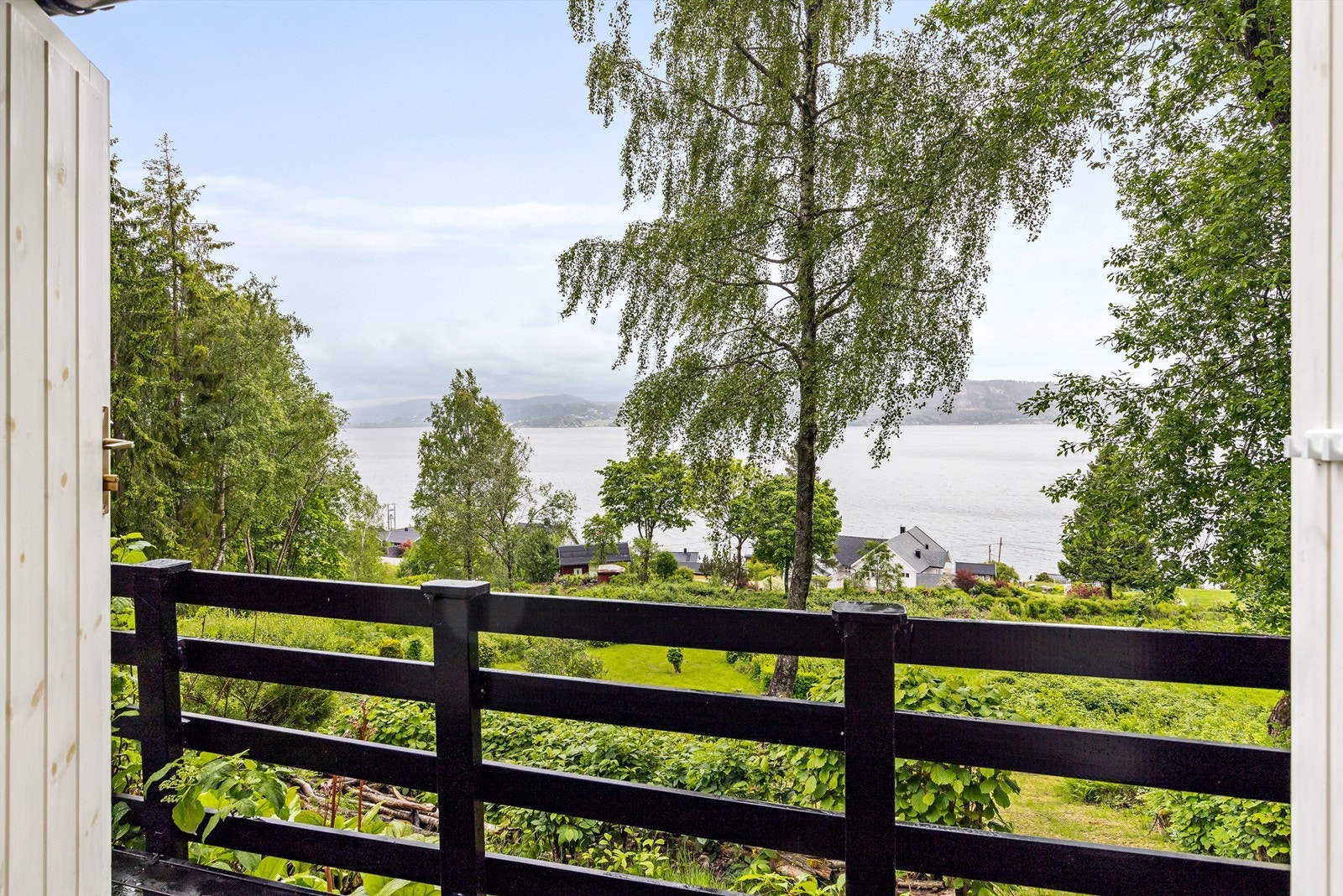 Utsikt fra soverommet i annekset Galleribilde