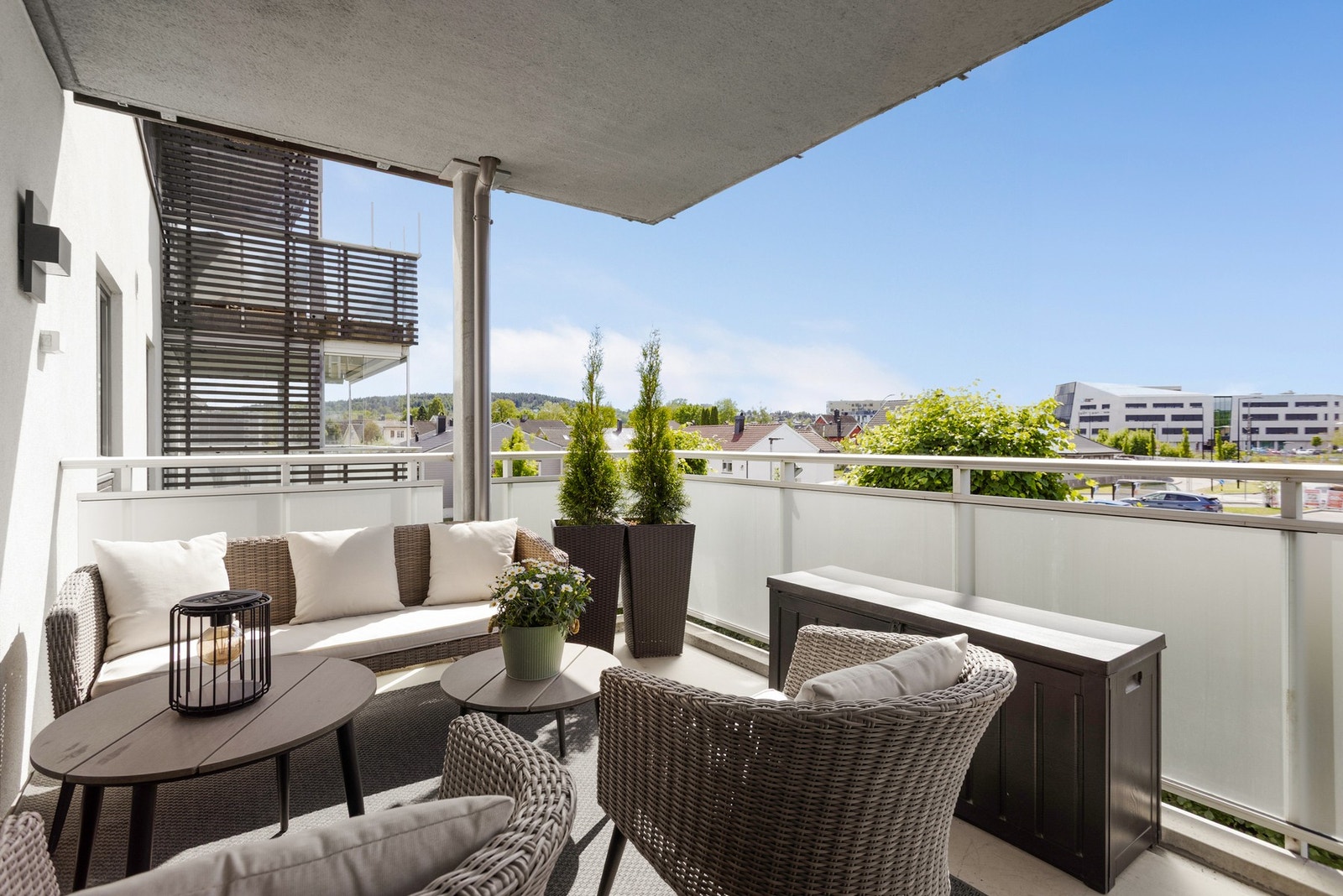 God plass til møblement og grill Galleribilde