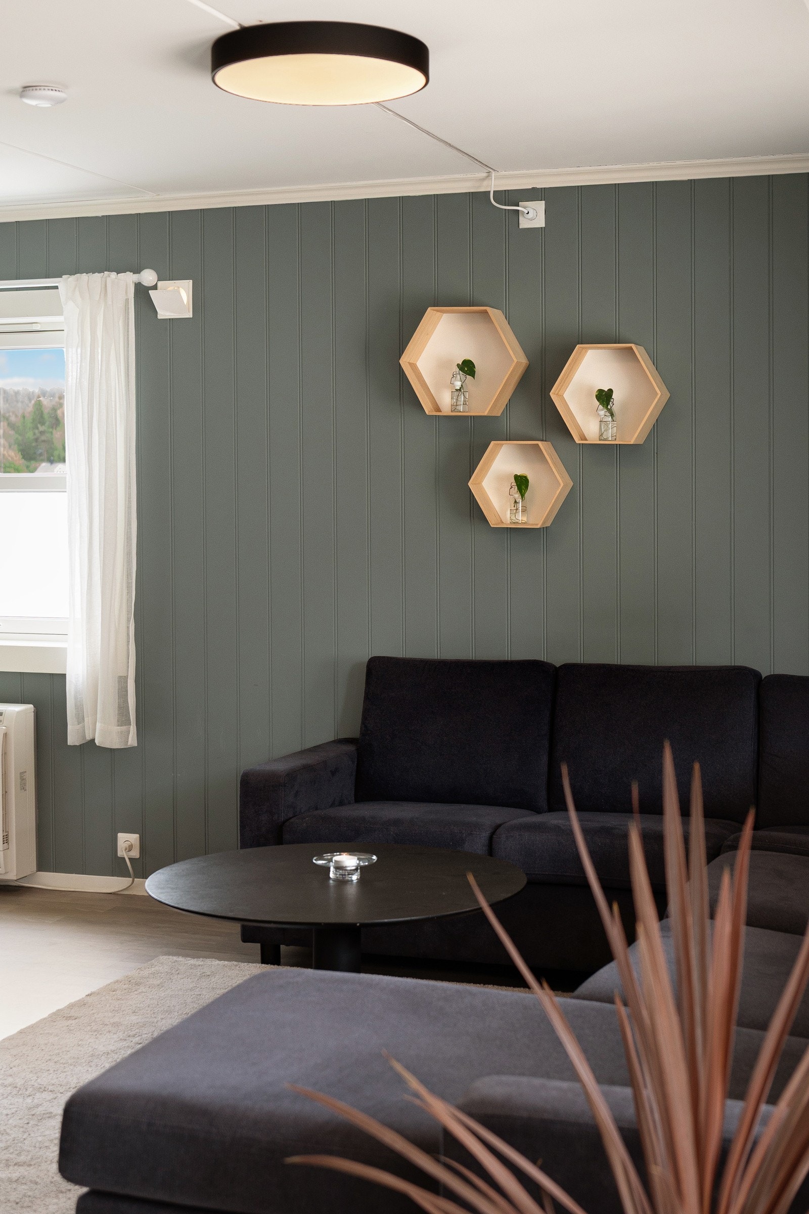 Det er montert varmepumpe med airconditionfunksjon. Galleribilde