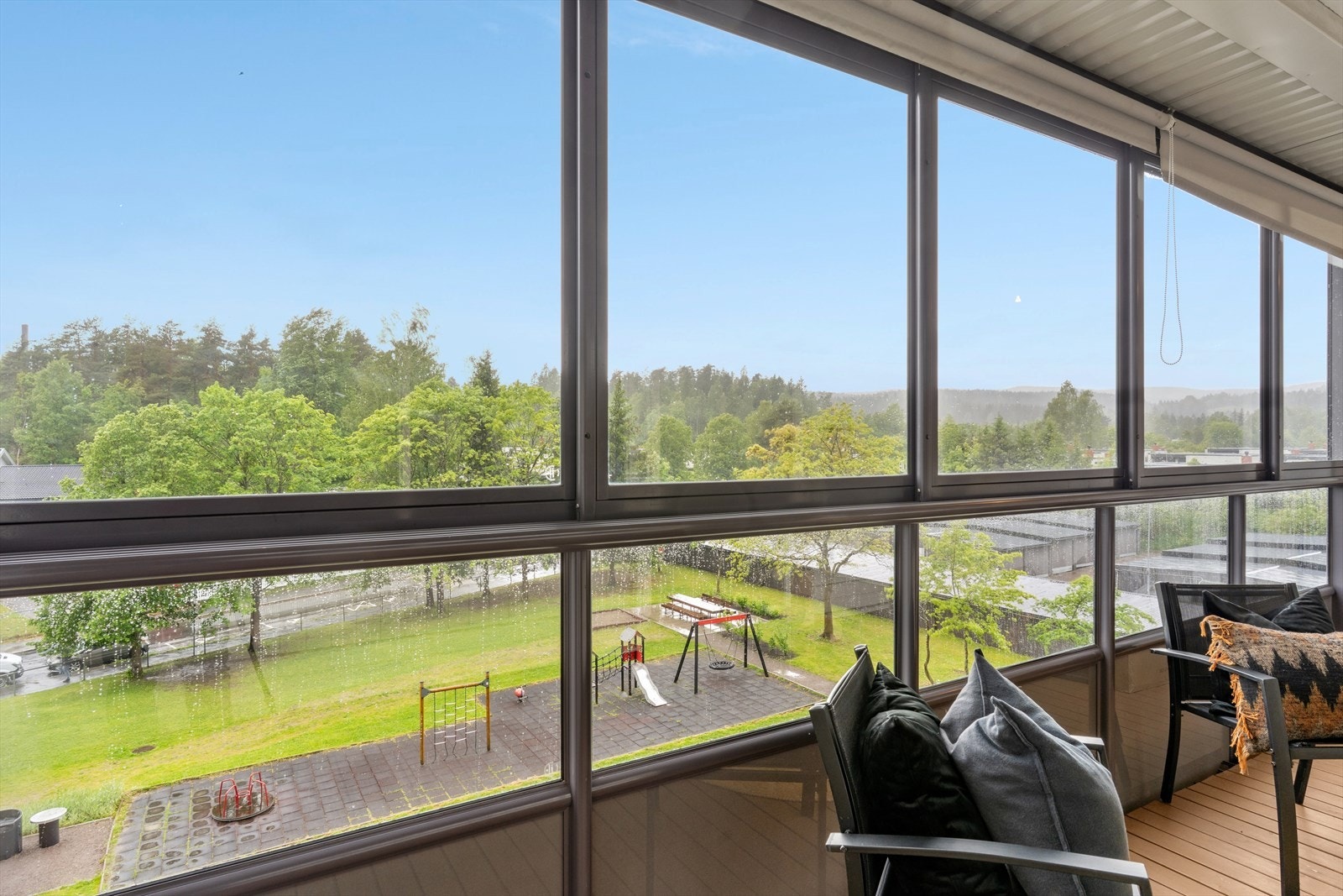 Her har du rolig utsyn over hyggelige fellesarealer og mot Lillomarka. Galleribilde
