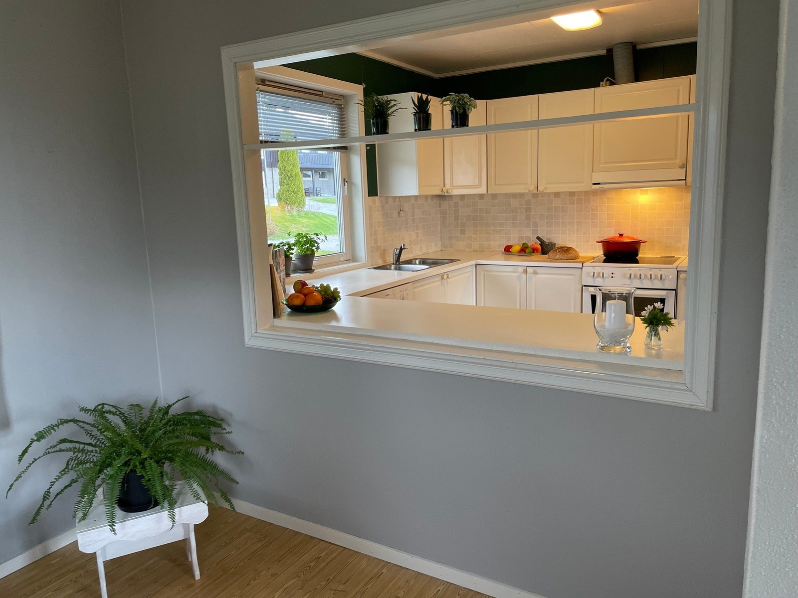 Det ble i 2024 skiftet fra gamle patronsikringer til automatsikringer i sikringsskap med godkjenning fra Amdal elektro as. Dette ifølge eier. Galleribilde