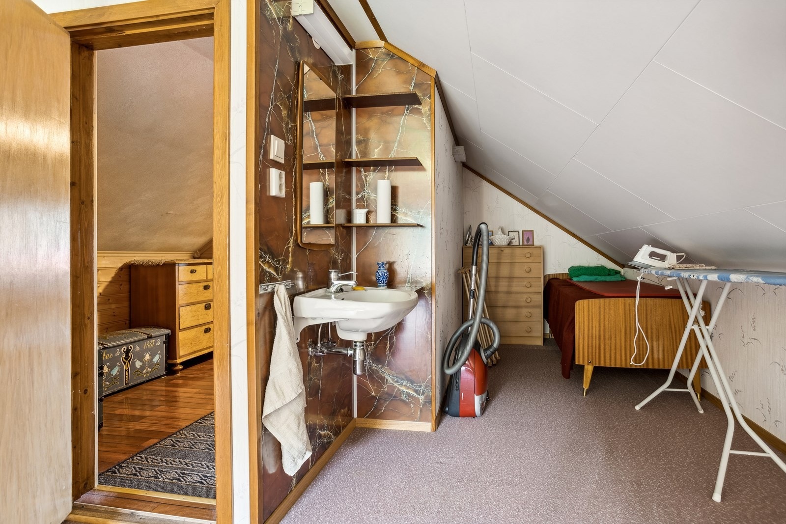 Del av hovedsoverom 2 etg. Galleribilde