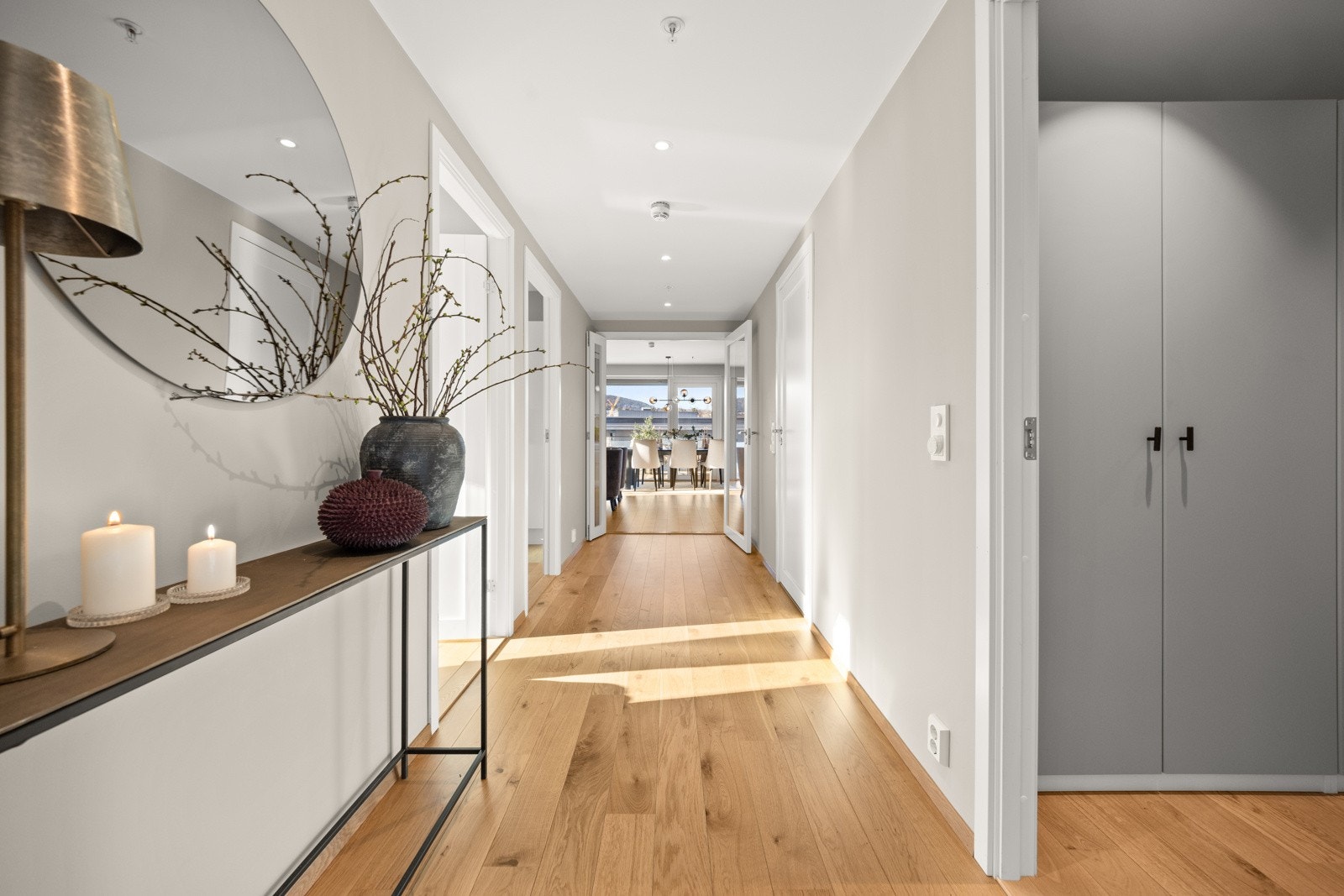 Inngangsparti med varmefolje i gulv. Galleribilde