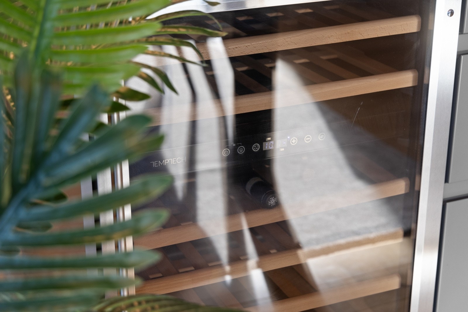 Vinskap. Galleribilde