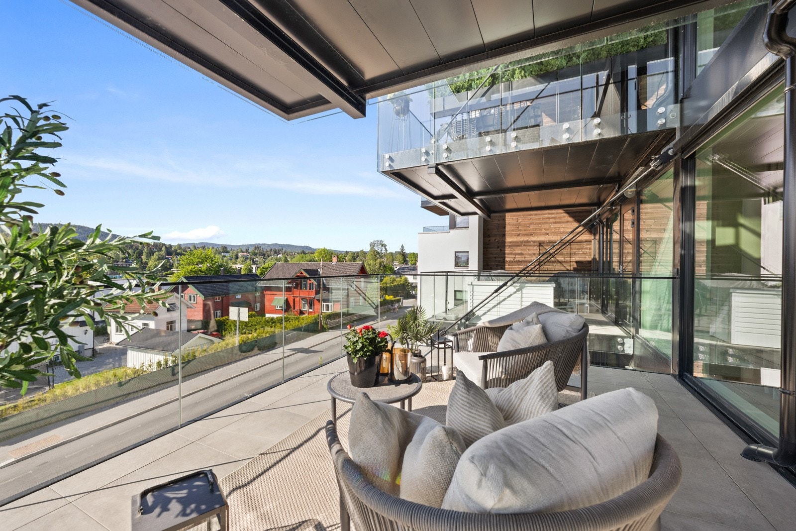 Velkommen til Nadderudveien 1C, presentert av eiendomsmegler Edvard Chapsang ved EIE eiendomsmegling avdeling Sandvika. Galleribilde