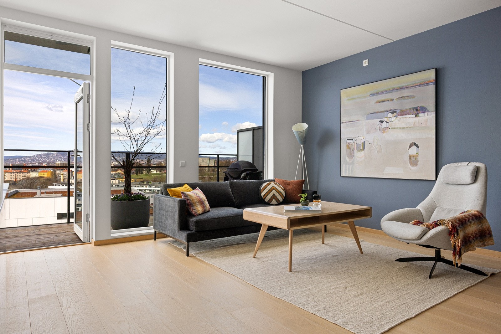 Bygget stod ferdig i 2019 og leiligheten holder således en meget høy teknisk standard Galleribilde