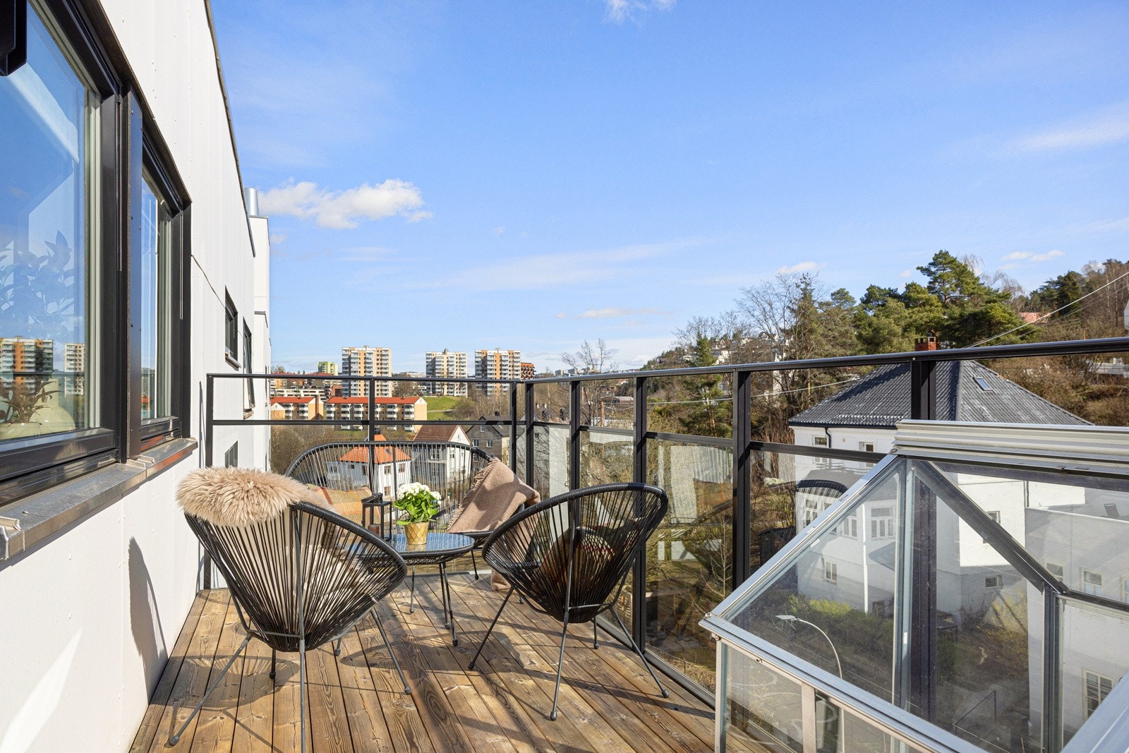 Denne balkongen er på 10 kvm og har deilig morgensol Galleribilde