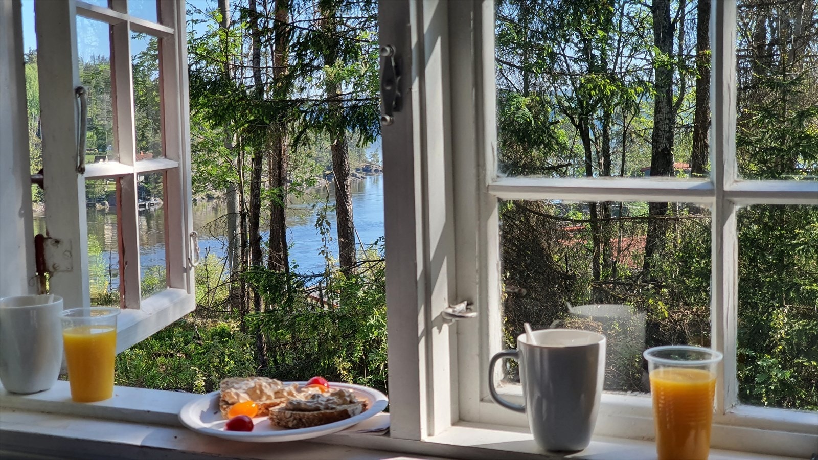 Selgers eget bilde, frokoststemning fra senga Galleribilde
