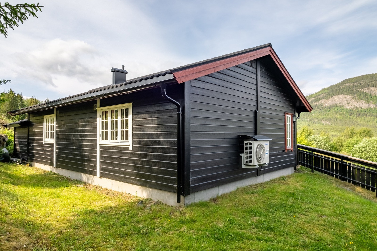 Hele hytten er nymalt. Galleribilde