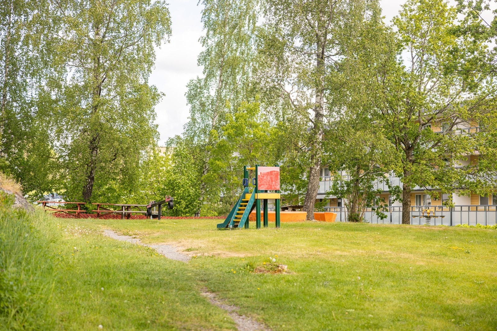Fra leiligheten er det gangavstand til Asker sentrum, turstier, dagligvare og kollektivtilbud. Galleribilde