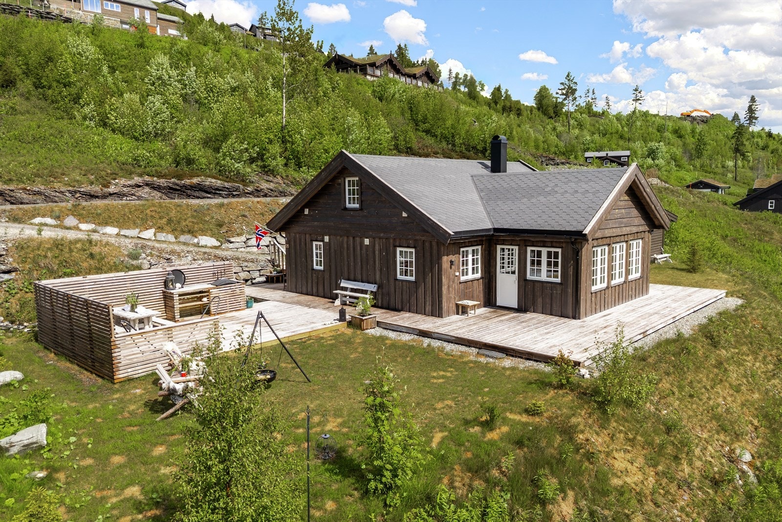 Velkommen til nydelige HImlesdalen 135, lekker fjellhytte med stort privat uteområde i vakre omgivelser. Galleribilde