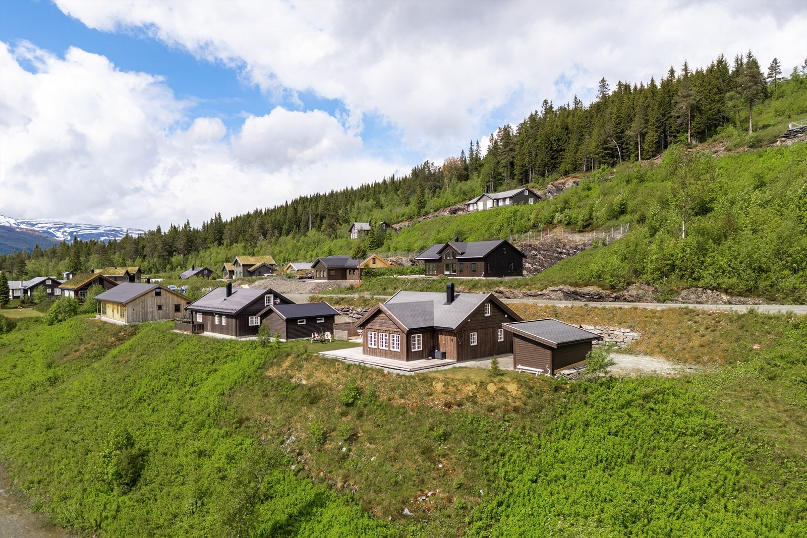 Ligger pent til i feltet, like ved friområde. Galleribilde