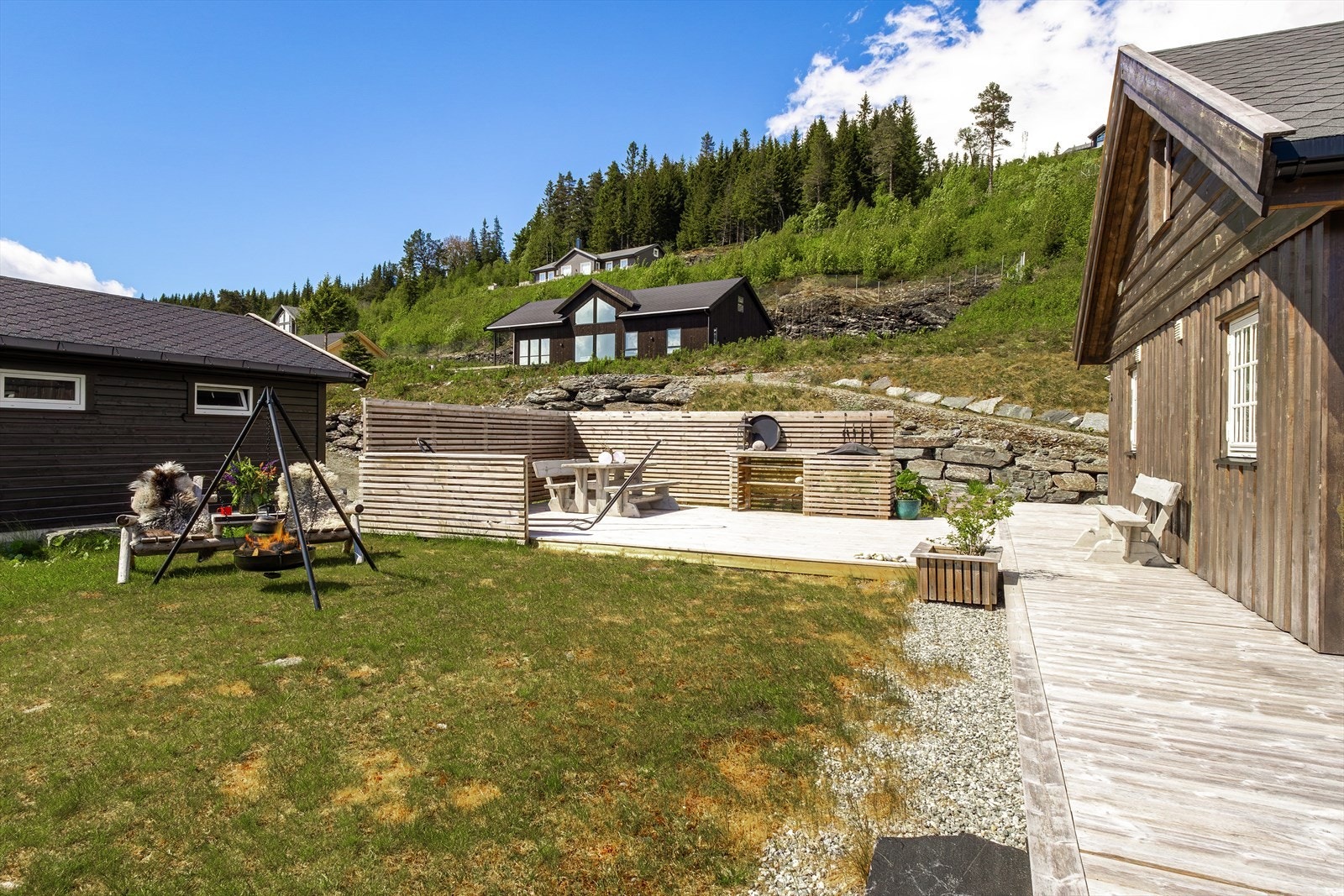 Flott privat terrasse med eget utekjøkken. Galleribilde