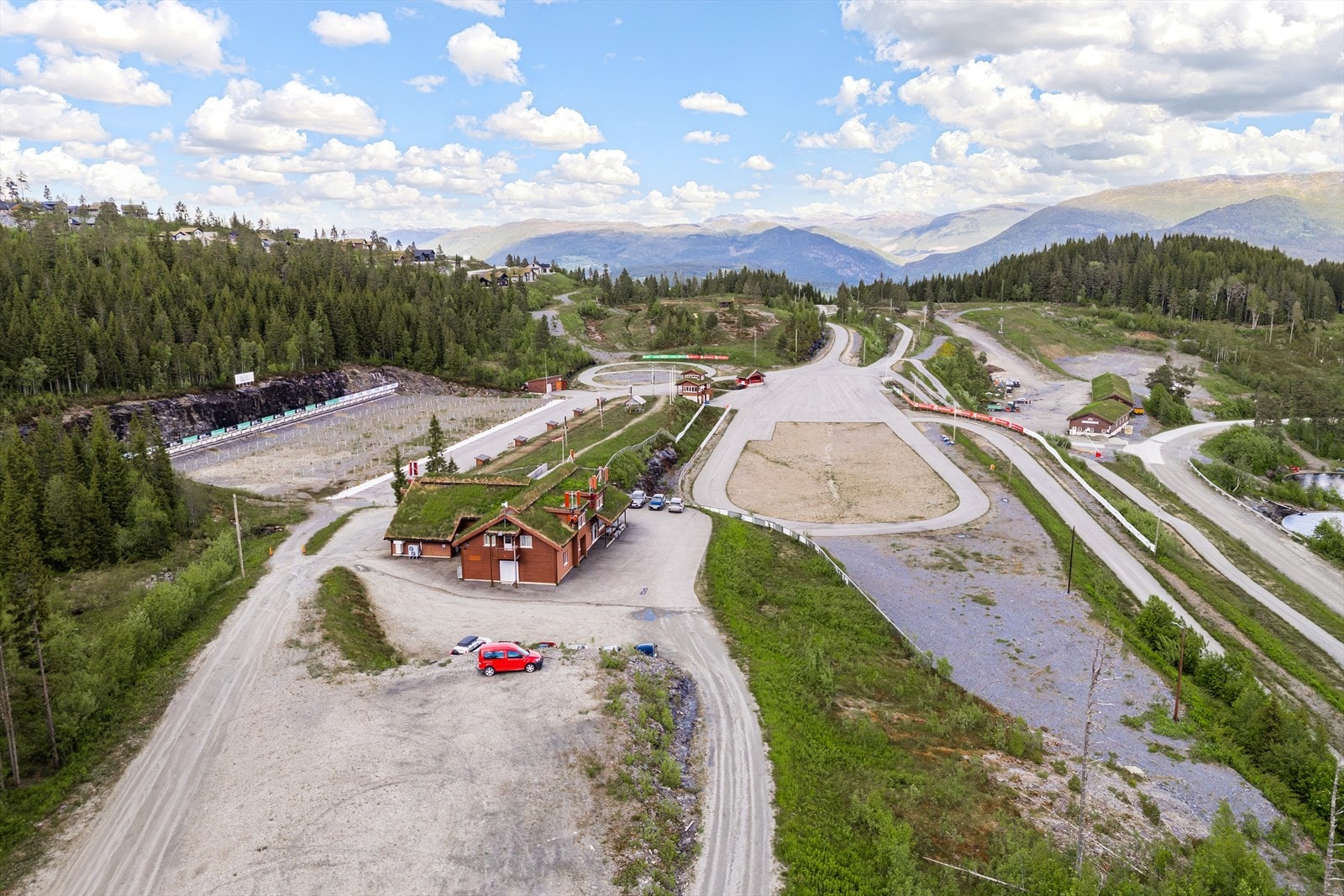 Voss ski og turanlegg ligger like ved. Lysløype, rulleskibane. Galleribilde